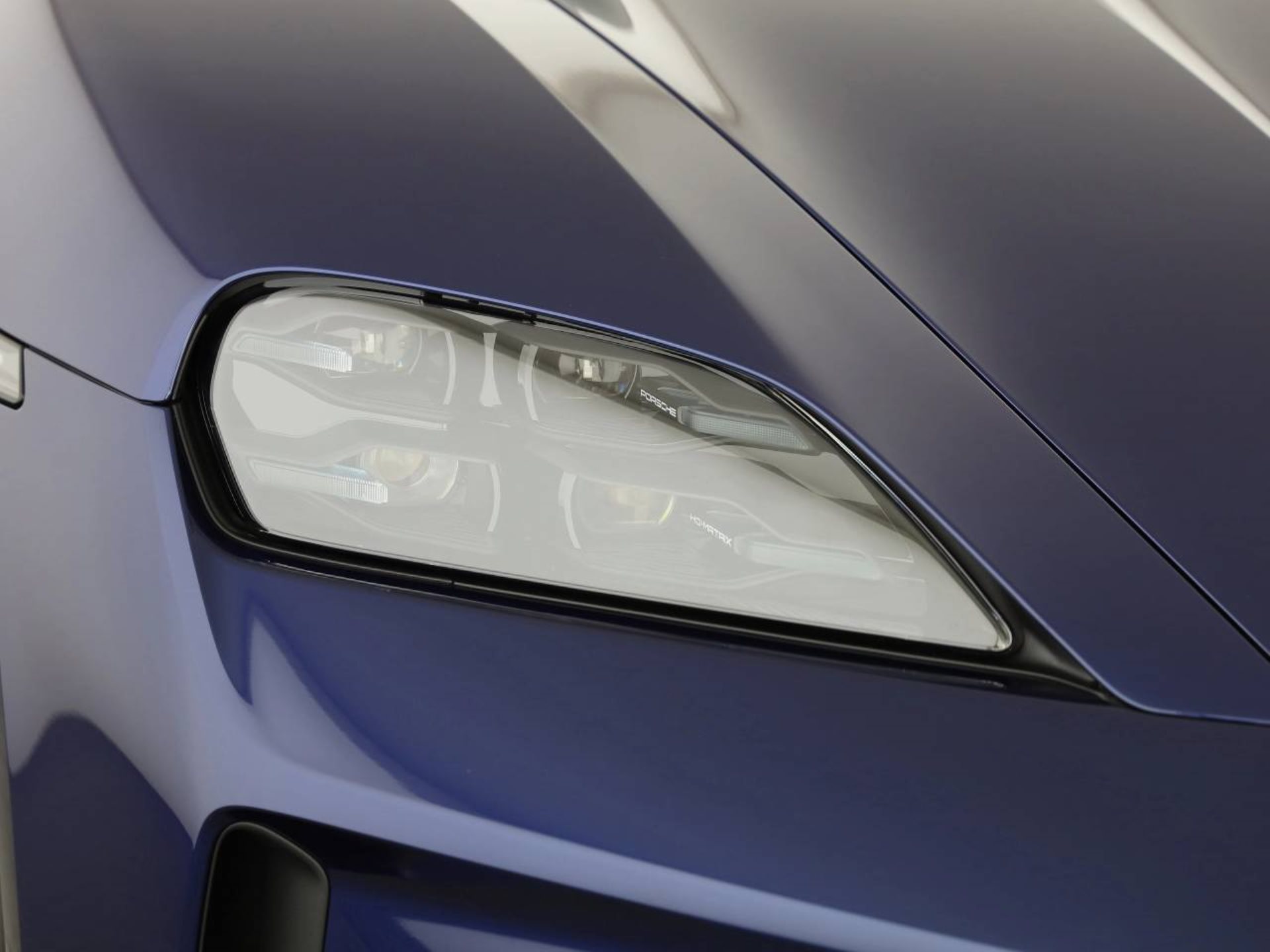 PORSCHE Taycan GTS Sport Turismo-image-18