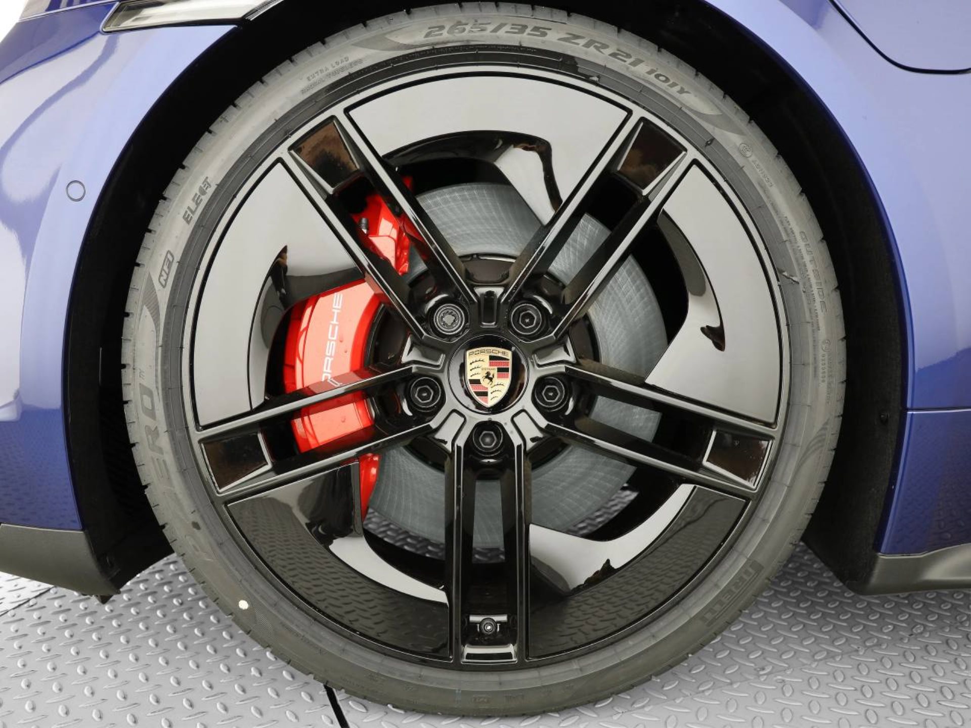 PORSCHE Taycan GTS Sport Turismo-image-7