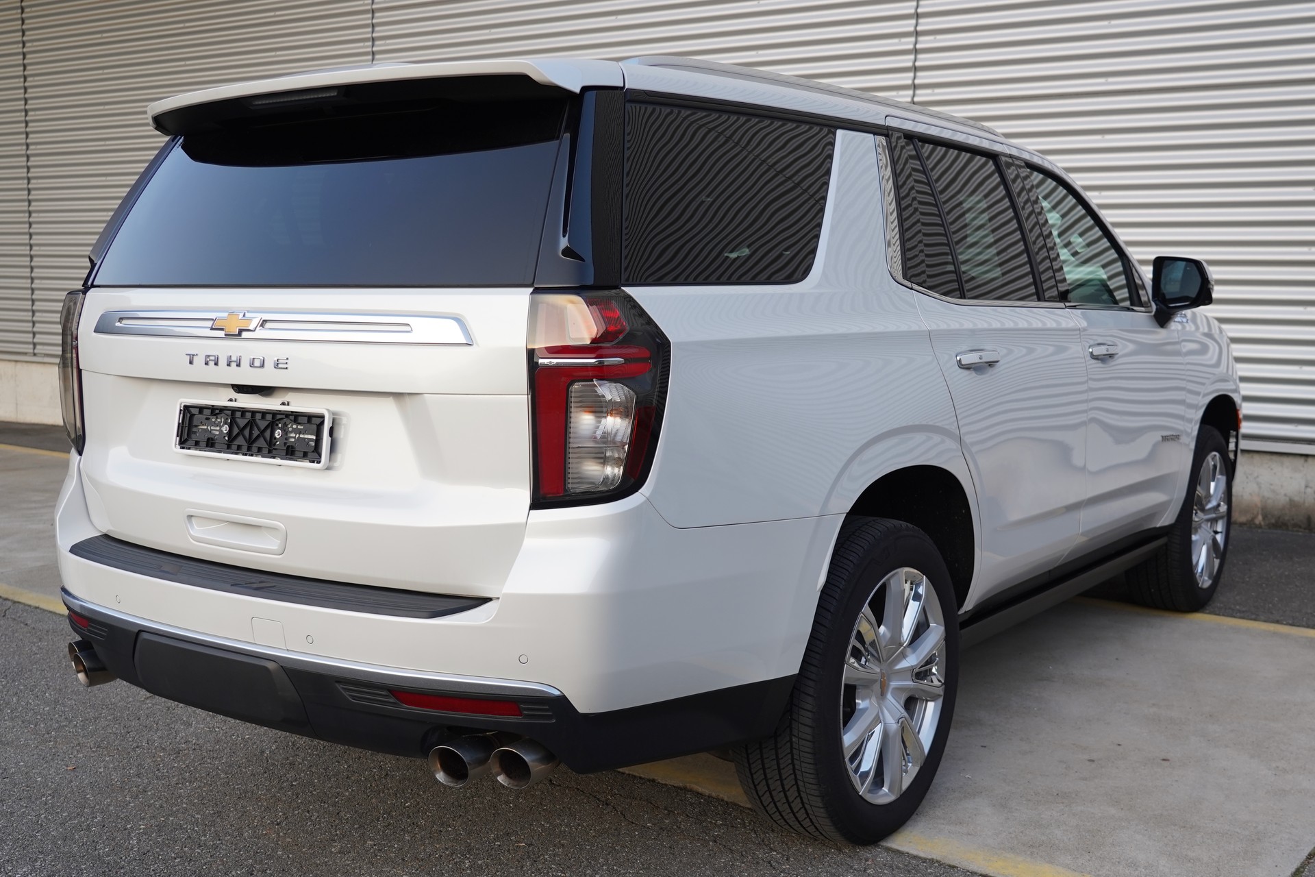 CHEVROLET Tahoe High Country 6.2 AWD-image-3
