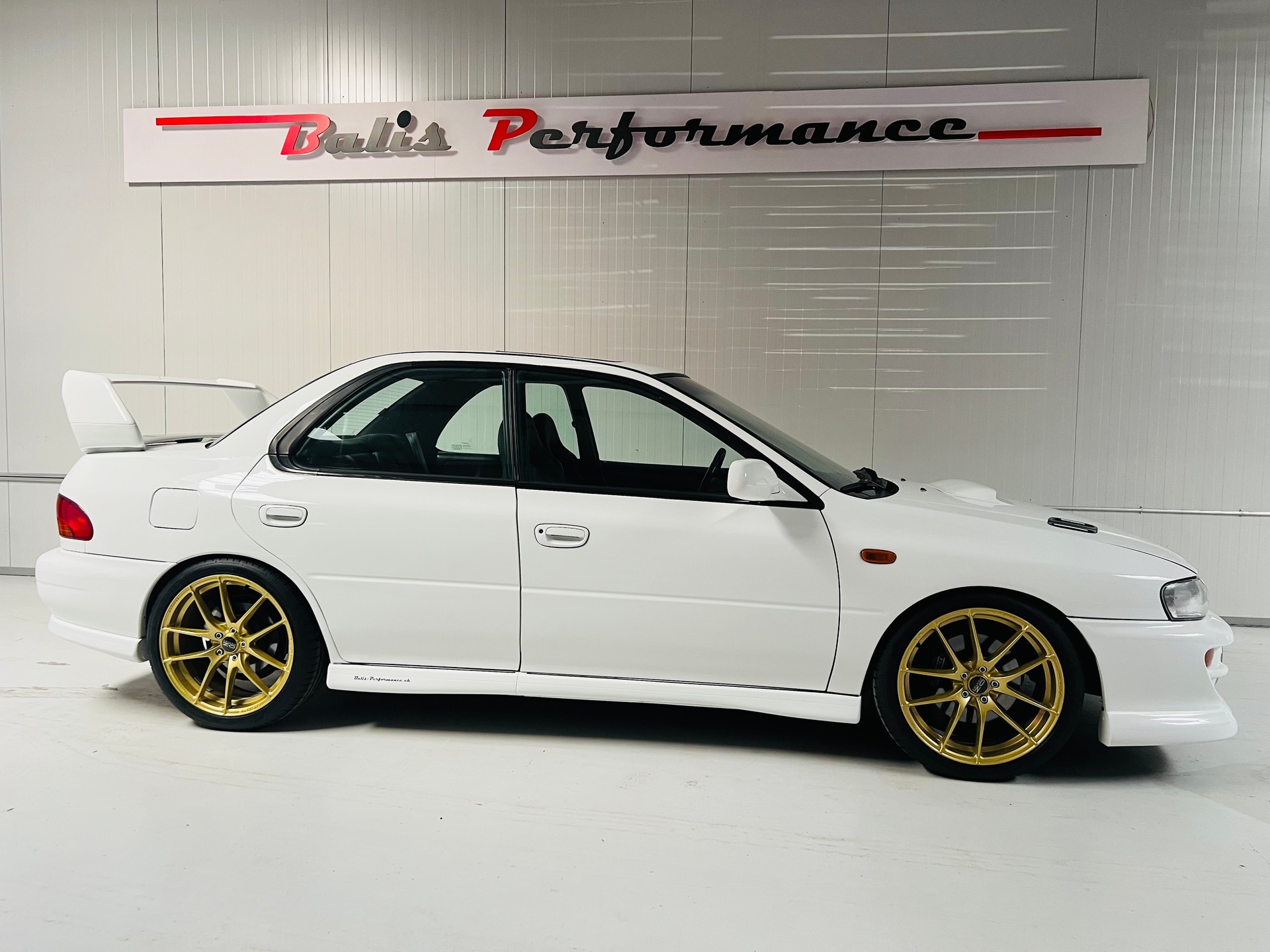 SUBARU Impreza 2.0 Turbo-image-2