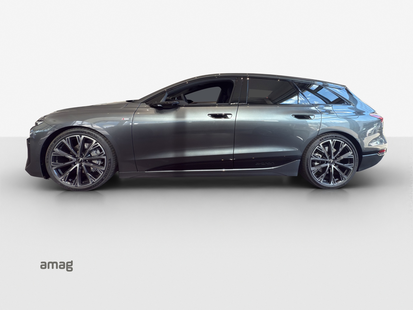 AUDI A6 Avant e-tron quattro-image-1