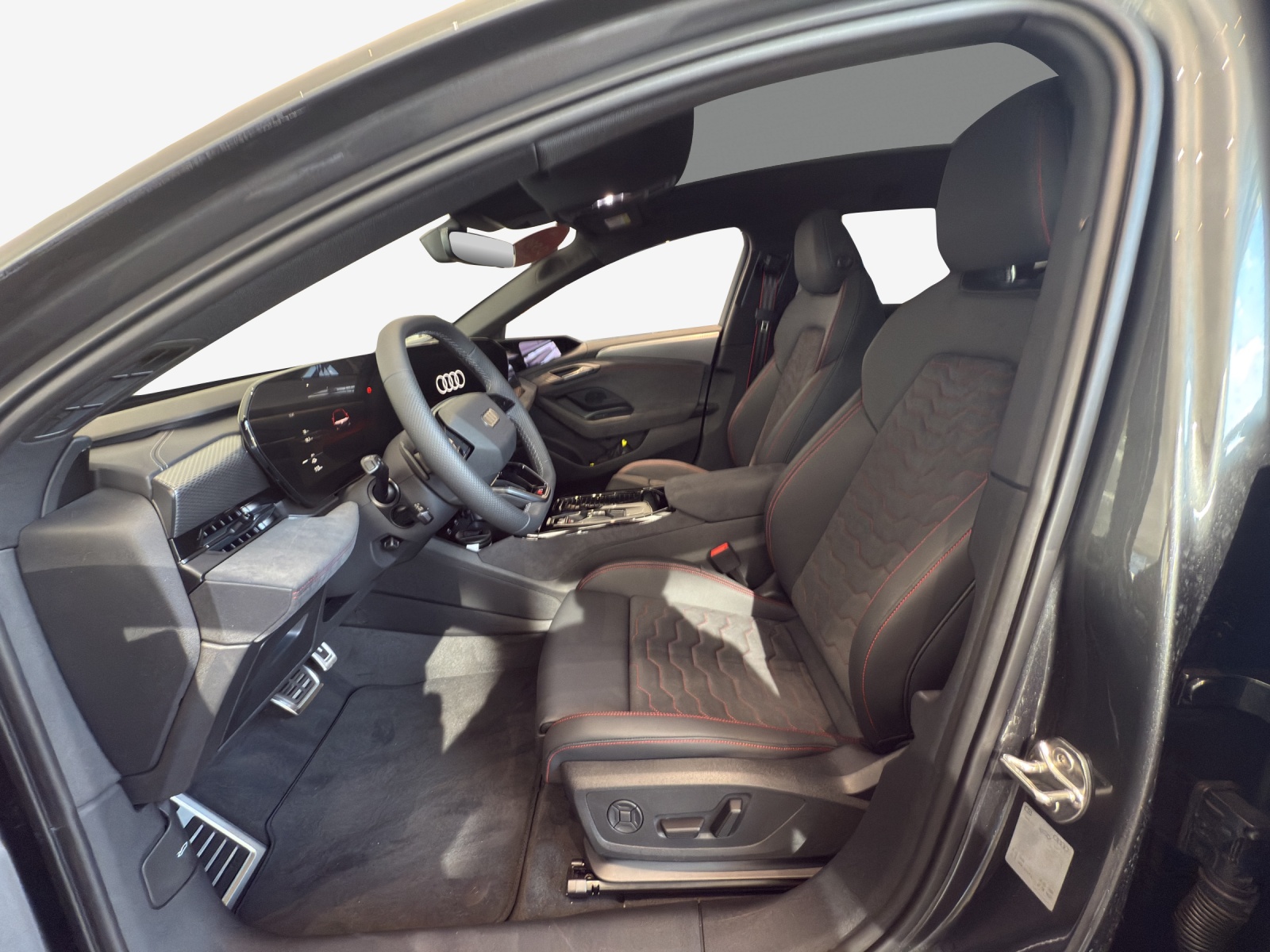 AUDI A6 Avant e-tron quattro-image-7