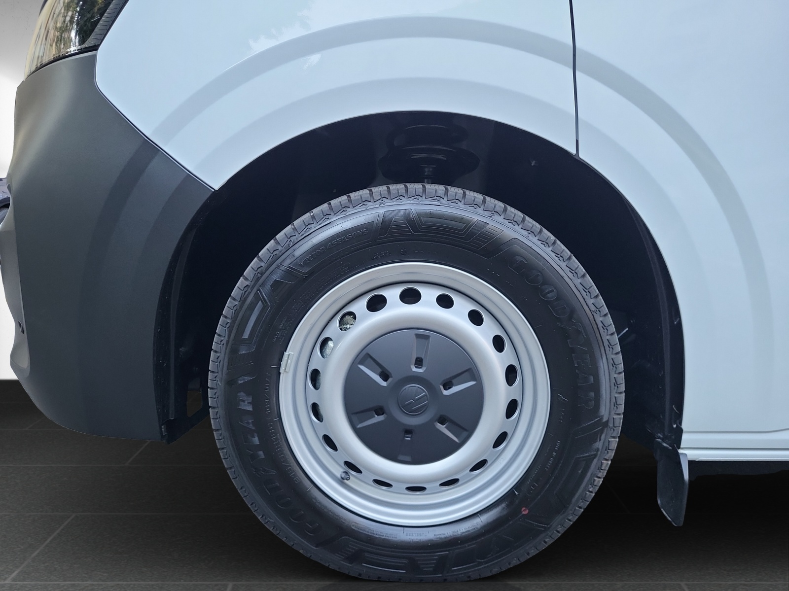 VW Transporter Kastenwagen 2.0TDI 150PS Automat 4Motion-image-18