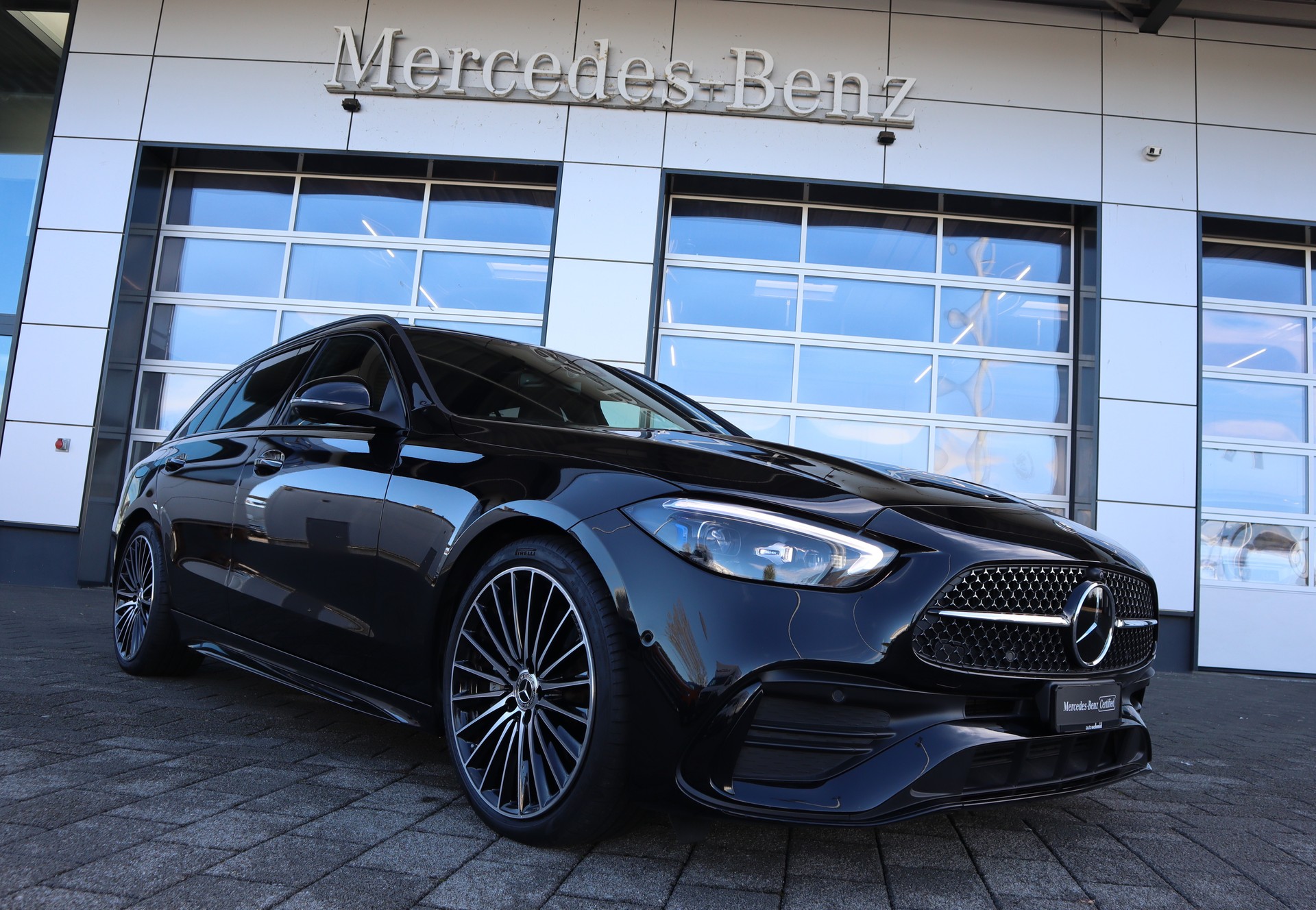 MERCEDES-BENZ C 220 d T 4Matic AMG Line-image-0