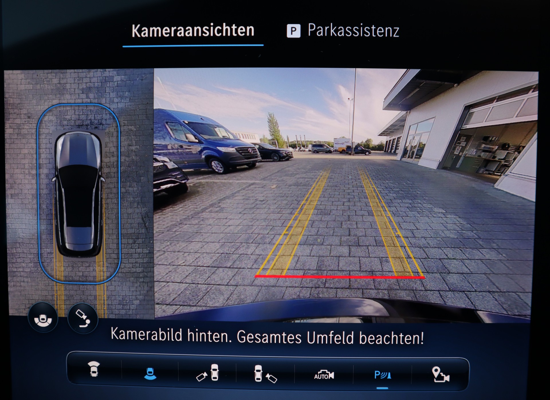 MERCEDES-BENZ C 220 d T 4Matic AMG Line-image-10