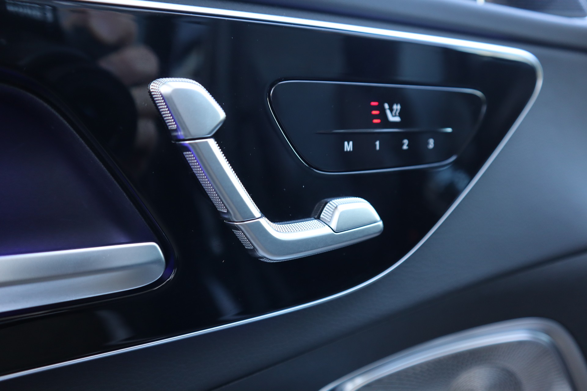 MERCEDES-BENZ C 220 d T 4Matic AMG Line-image-7