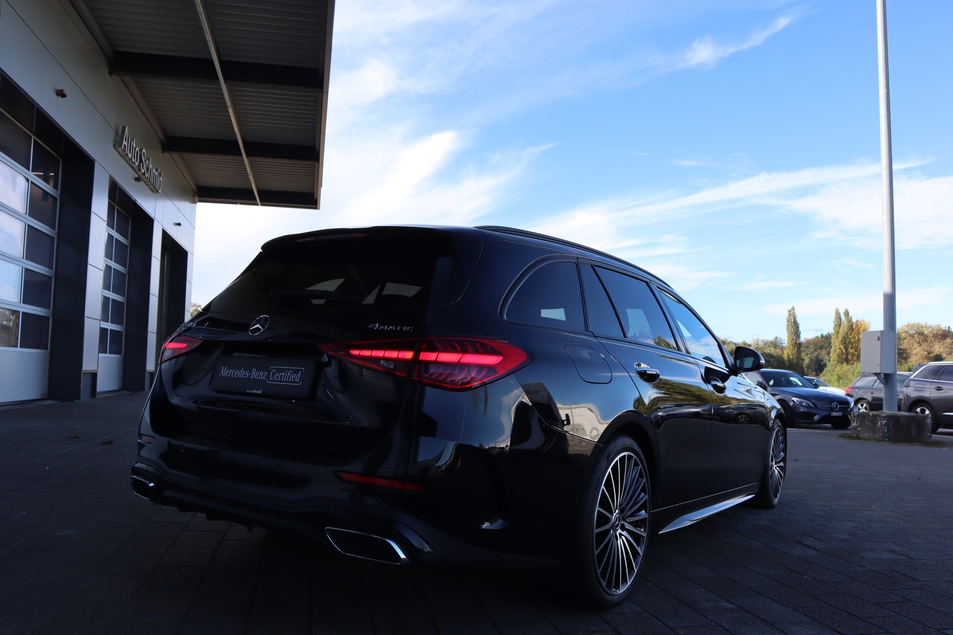 MERCEDES-BENZ C 220 d T 4Matic AMG Line-image-1