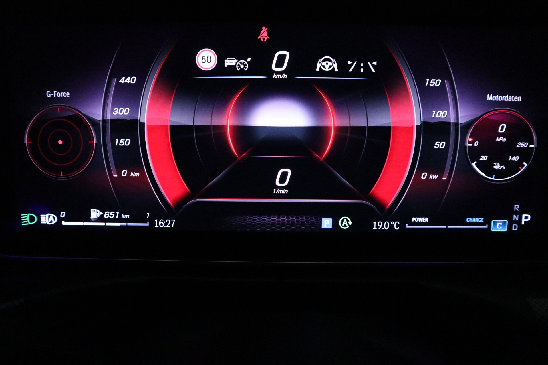 MERCEDES-BENZ C 220 d T 4Matic AMG Line-image-24