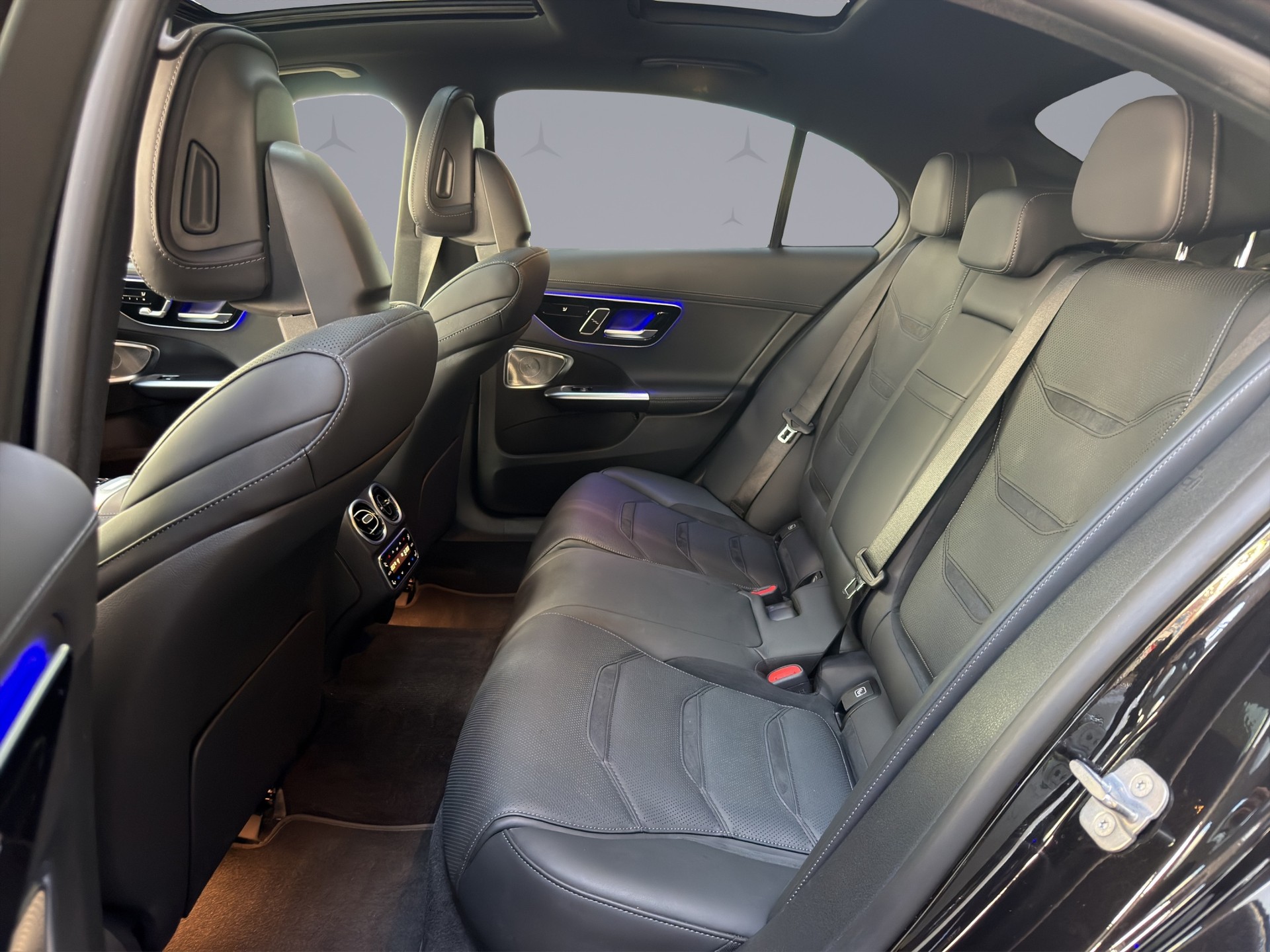 MERCEDES-BENZ C 63 AMG S E Performance-image-9