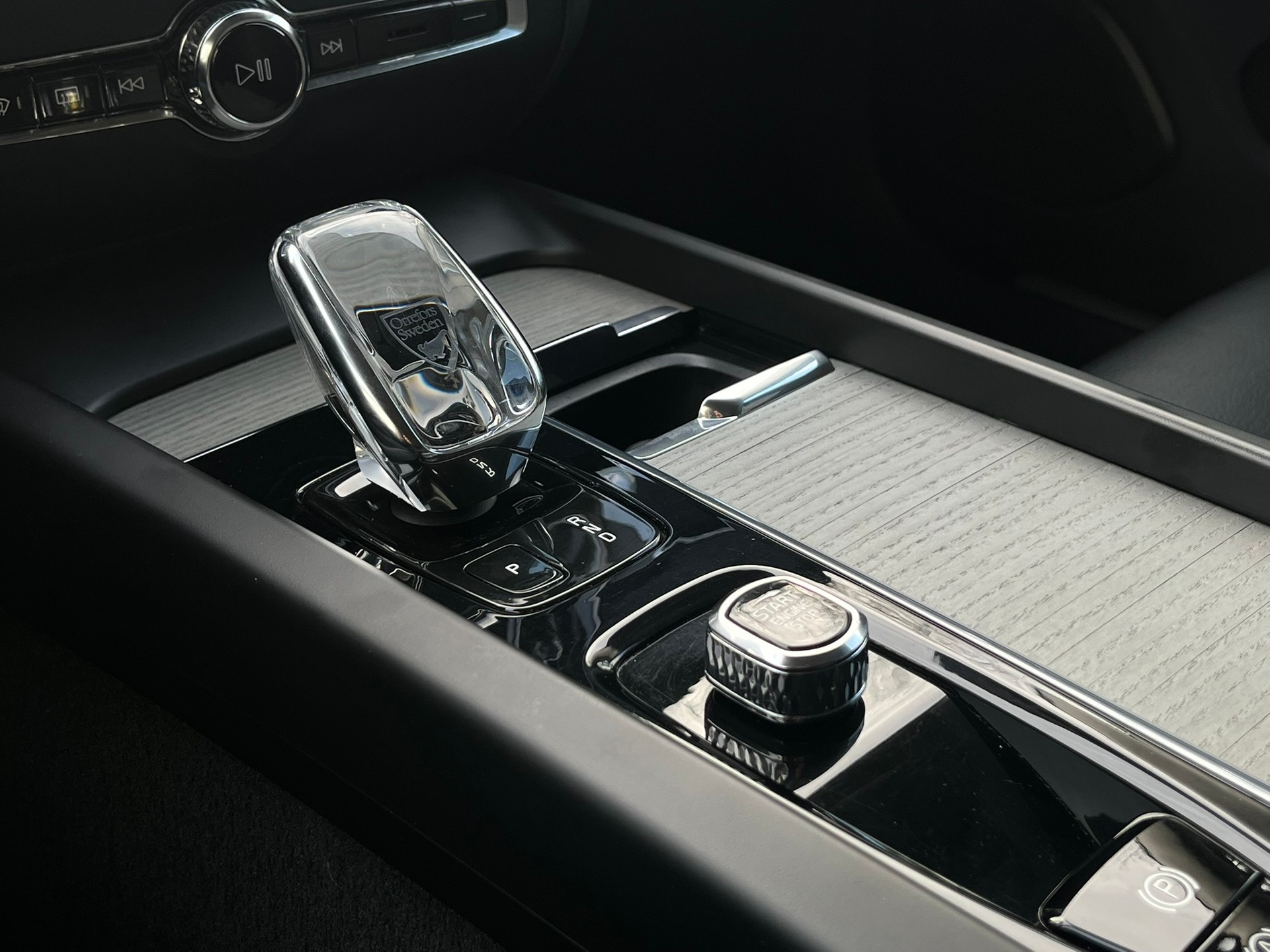 VOLVO V60 2.0 B4 Inscription-image-14