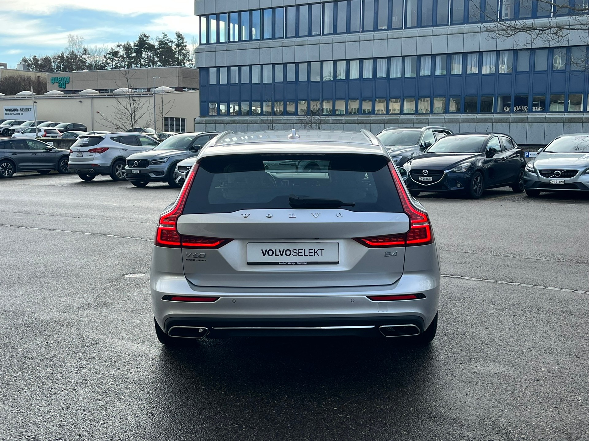 VOLVO V60 2.0 B4 Inscription-image-8