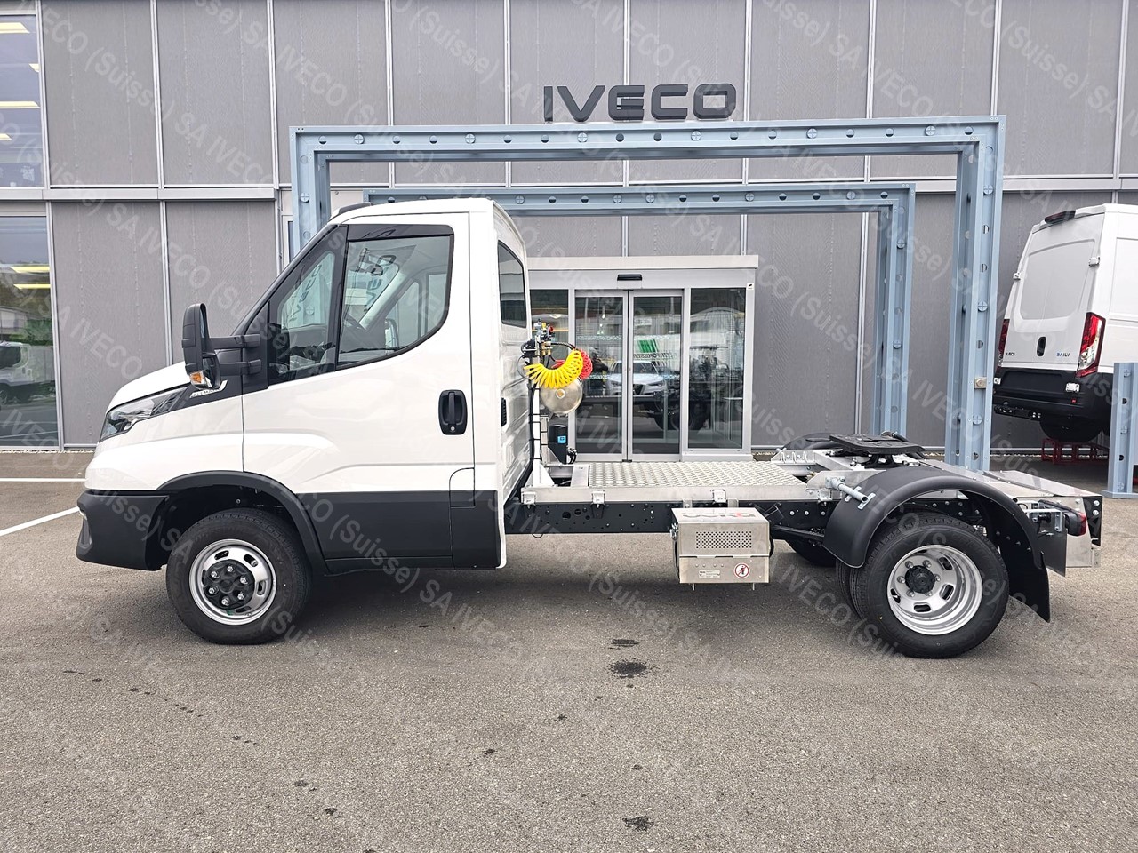 IVECO Tracteur à sellette 50C18HA8/P-image-1