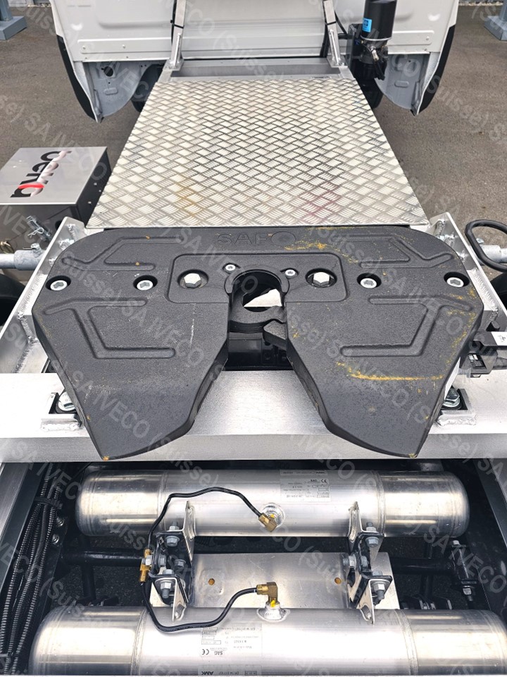 IVECO Tracteur à sellette 50C18HA8/P-image-4