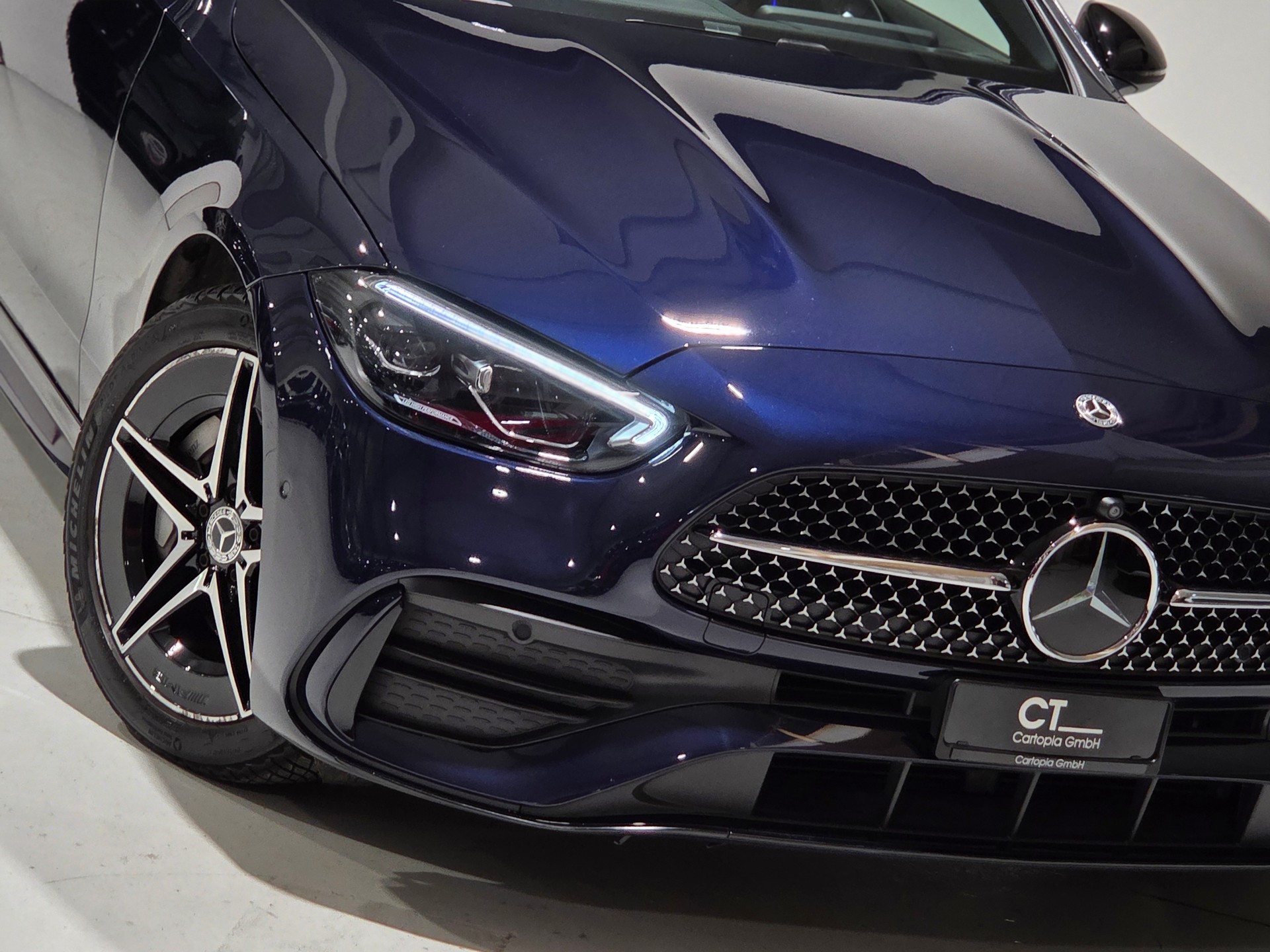 MERCEDES-BENZ C 300e 4Matic AMG Line-image-28