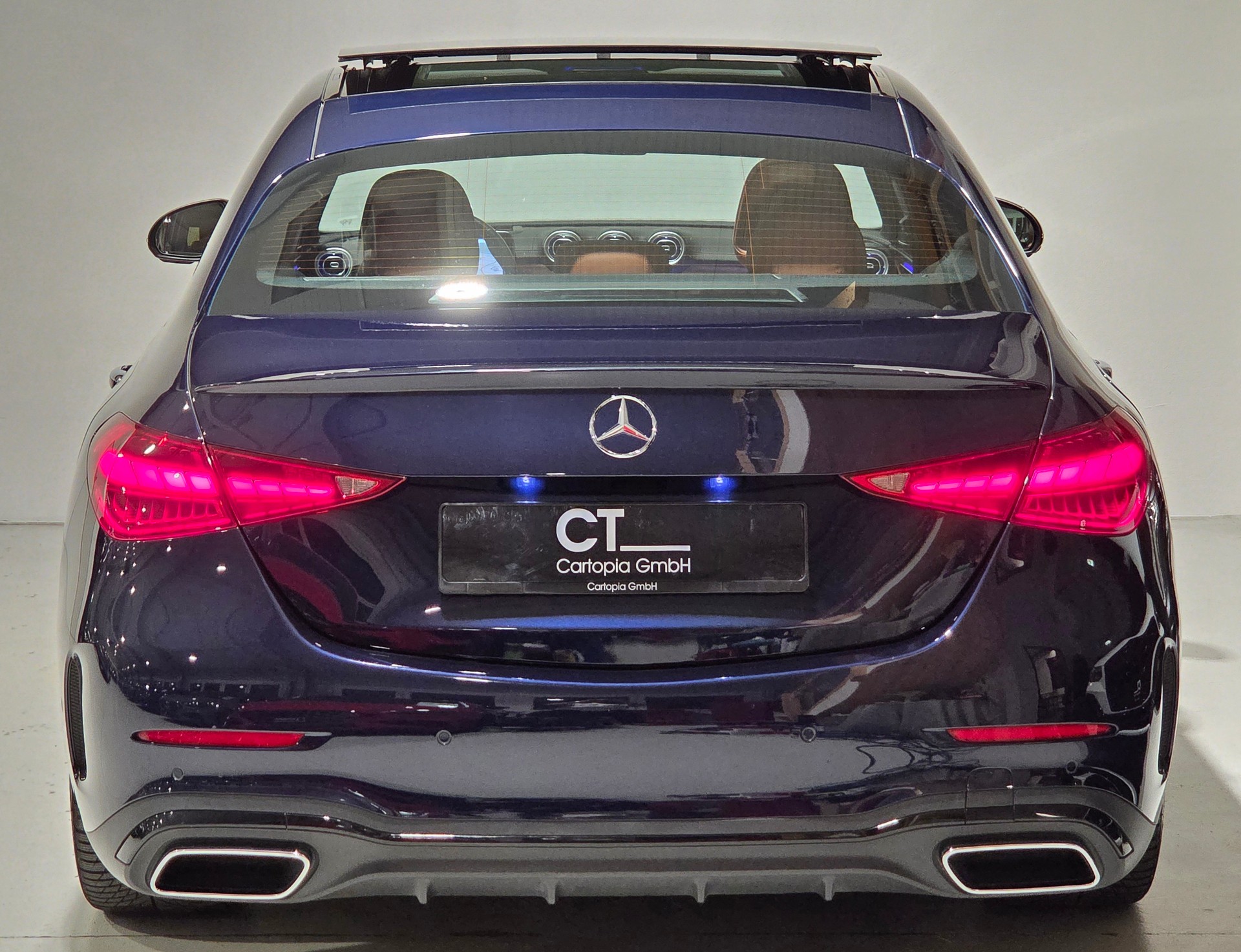 MERCEDES-BENZ C 300e 4Matic AMG Line-showroom-element-3