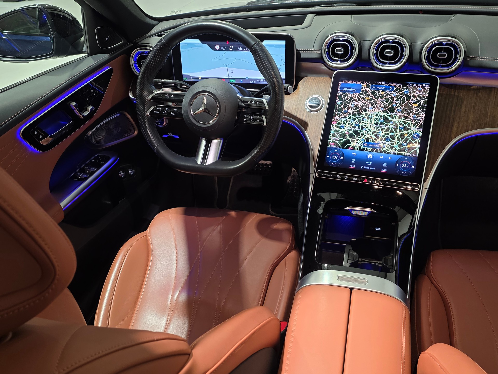 MERCEDES-BENZ C 300e 4Matic AMG Line-image-5