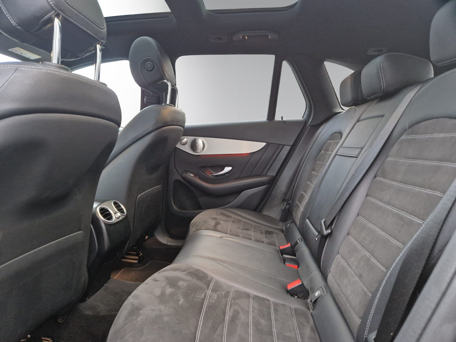 Image MERCEDES-BENZ GLC-300 GLC 300 AMG Line 4Matic 9G-Tronic