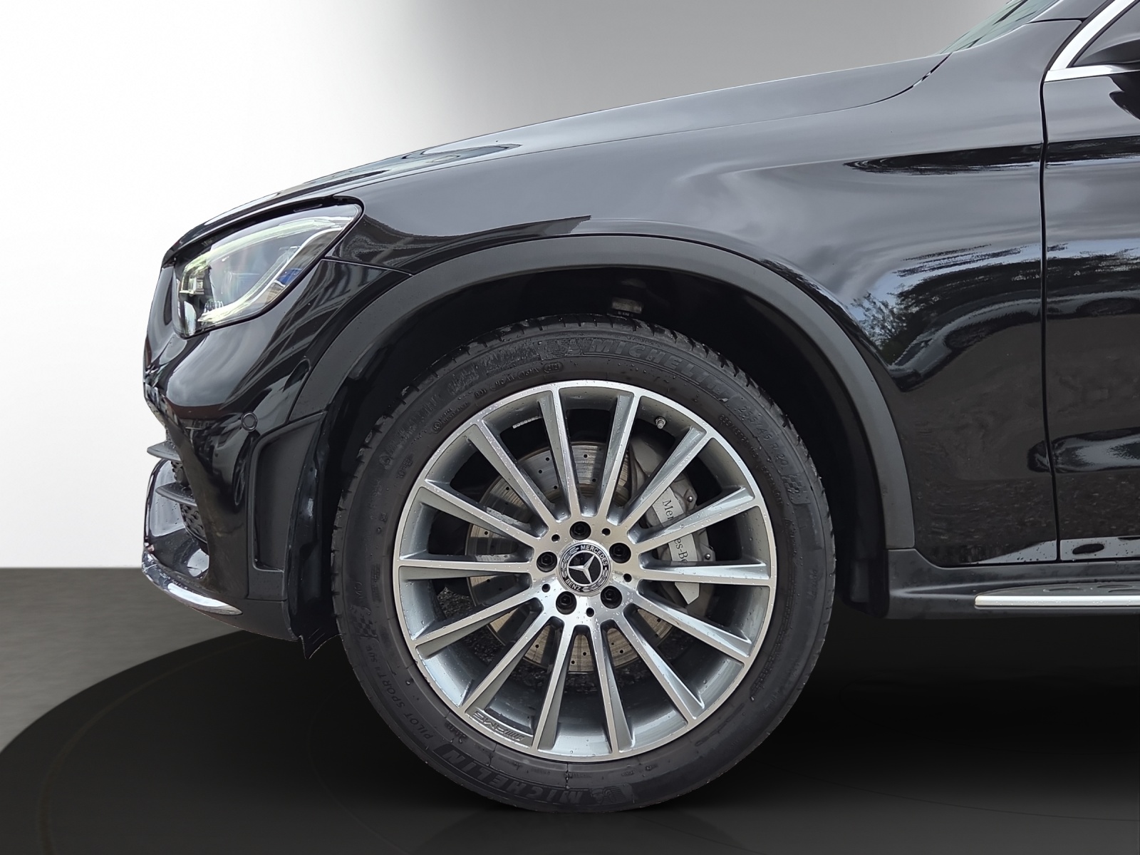 Image MERCEDES-BENZ GLC-300 GLC 300 AMG Line 4Matic 9G-Tronic