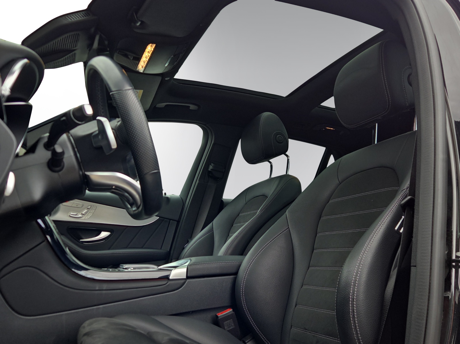 Image MERCEDES-BENZ GLC-300 GLC 300 AMG Line 4Matic 9G-Tronic