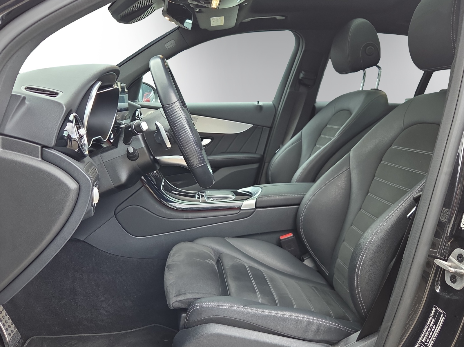 Image MERCEDES-BENZ GLC-300 GLC 300 AMG Line 4Matic 9G-Tronic