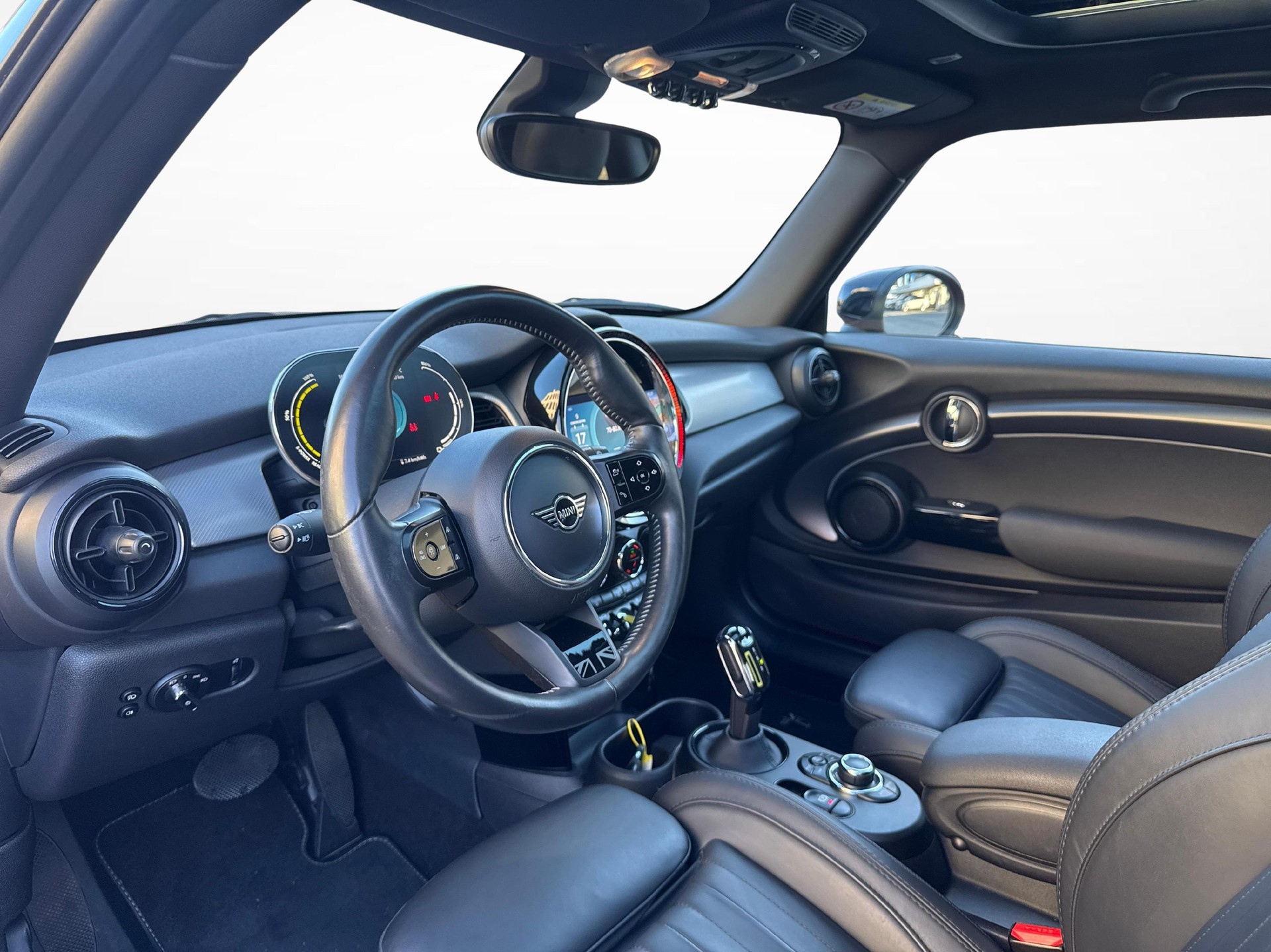 MINI F56 Cooper SE-image-14