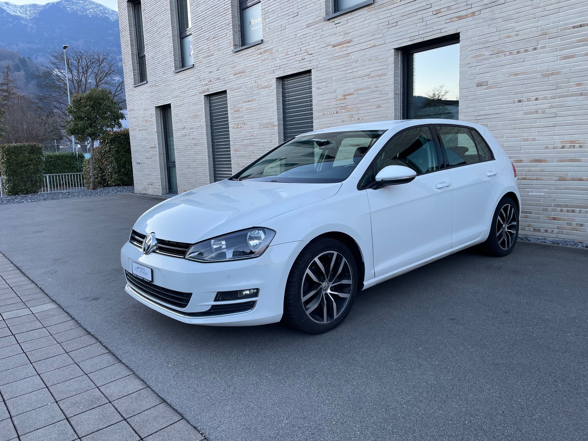VW Golf VII 1.6 TDI 4Motion-image-1