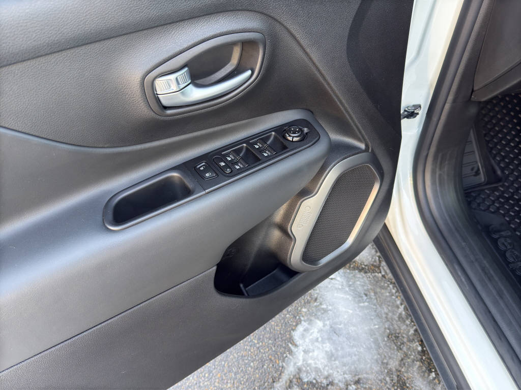 JEEP Renegade 1.3 Turbo S-image-12