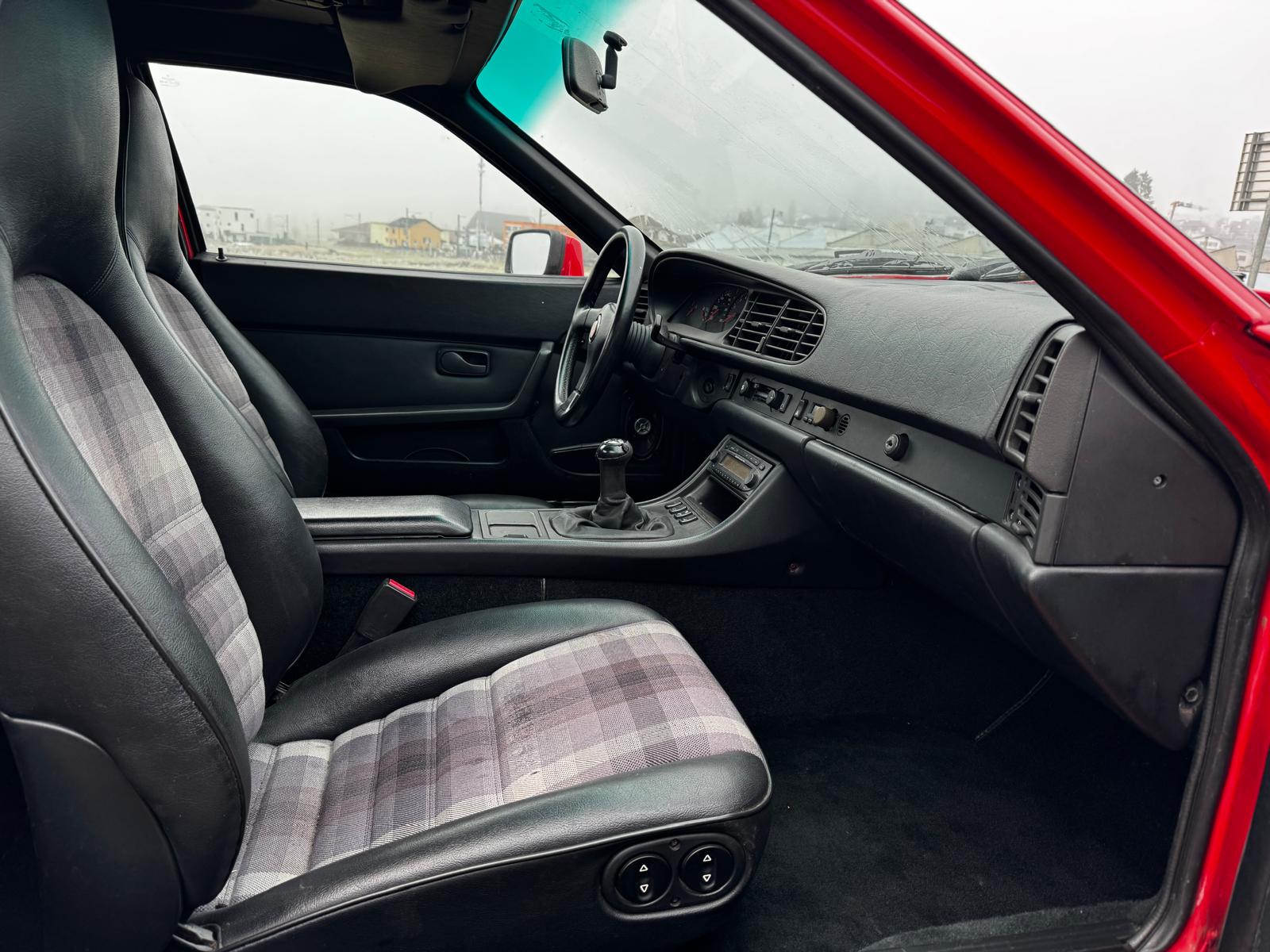 PORSCHE 944-image-8