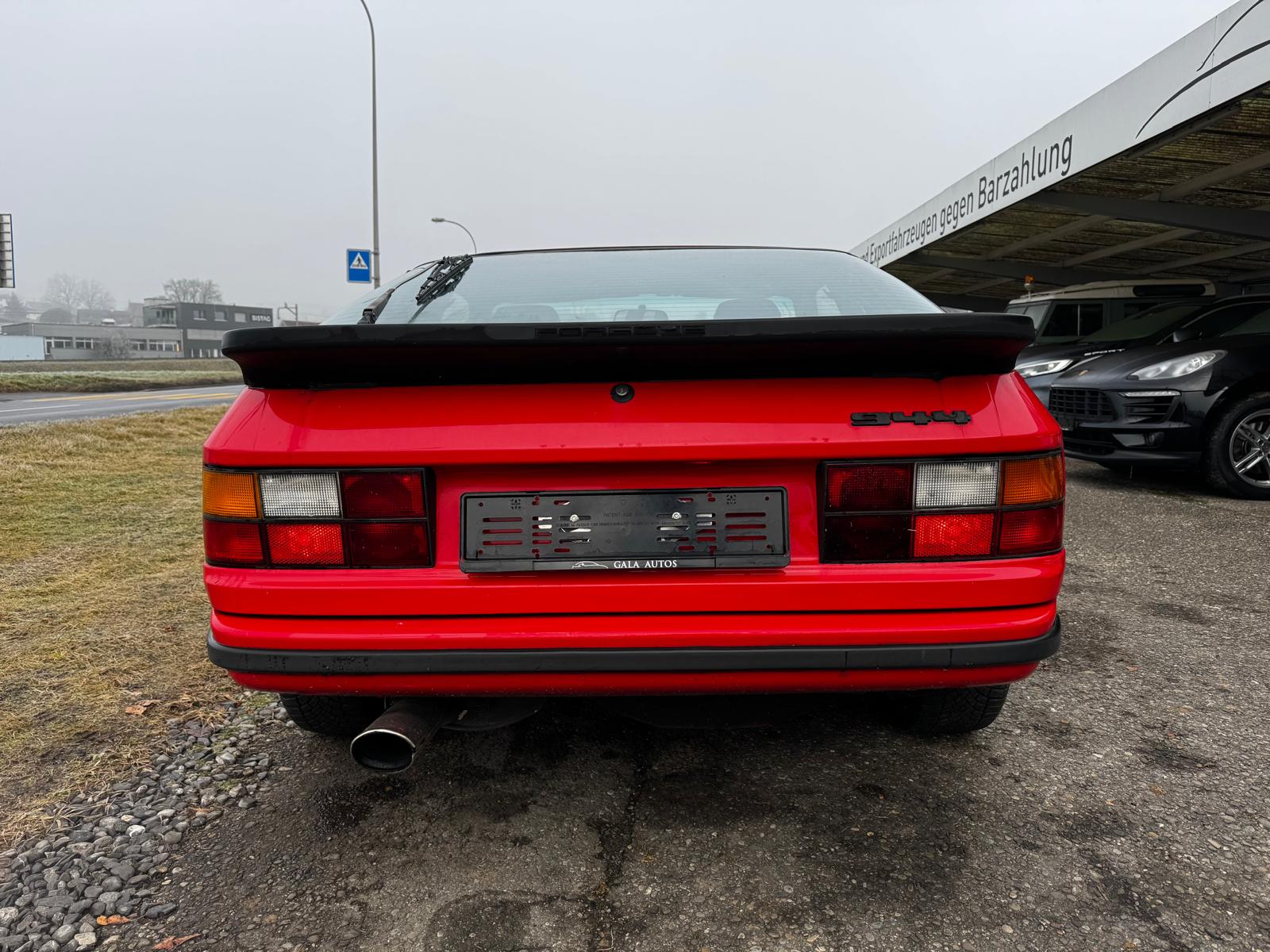PORSCHE 944-image-4