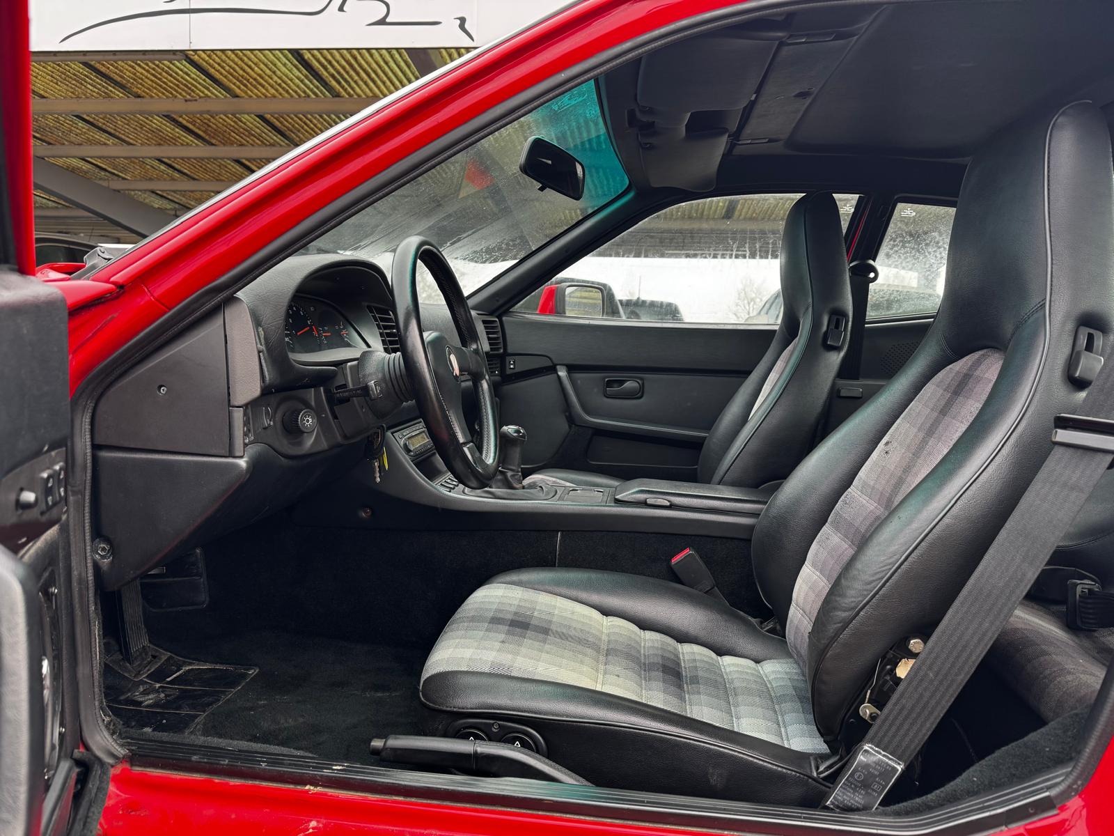 PORSCHE 944-image-6