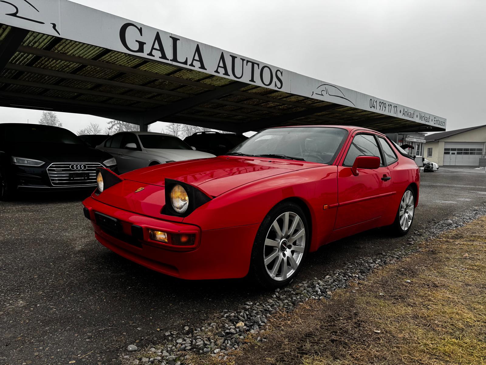 PORSCHE 944-image-0