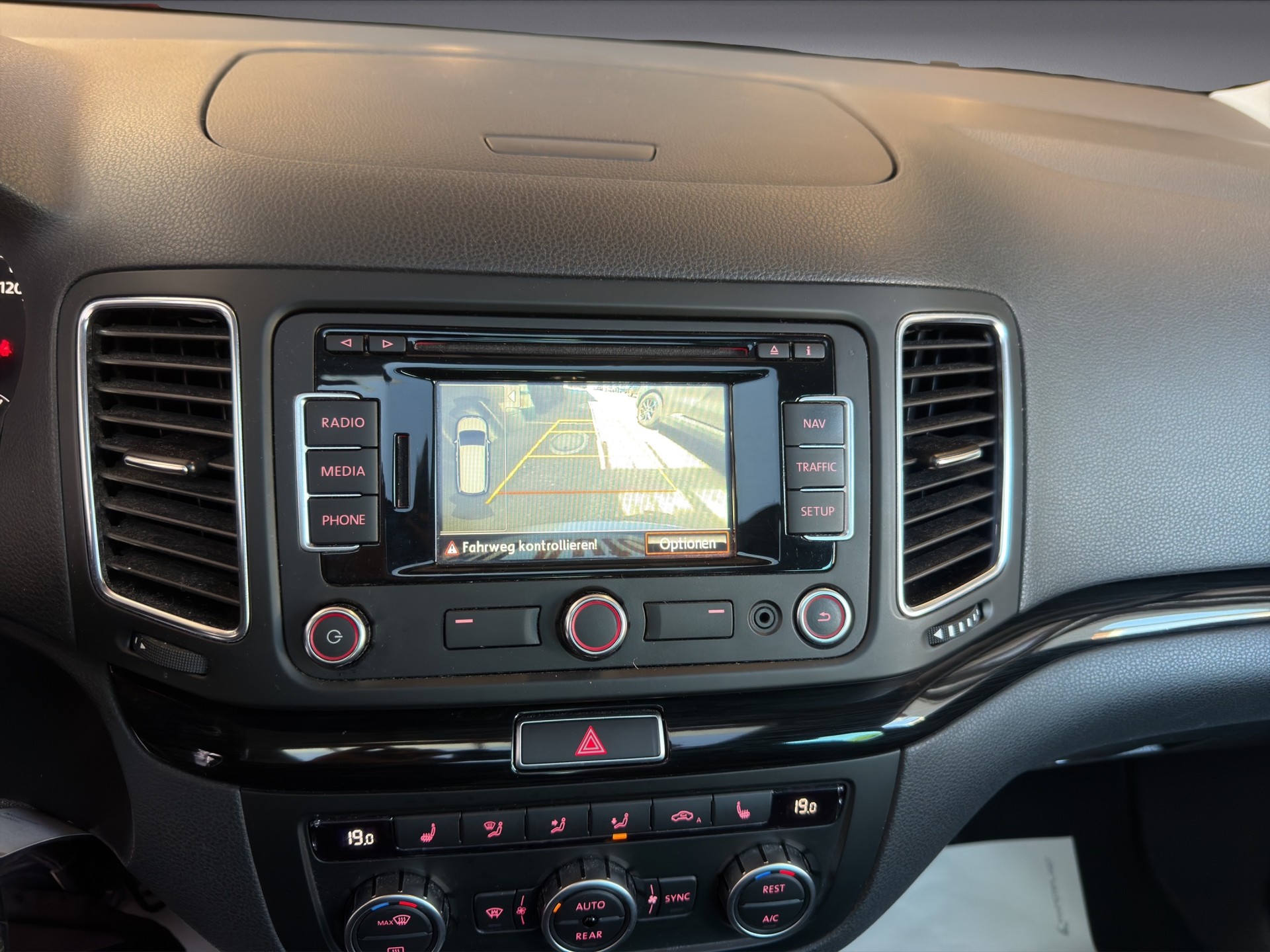 SEAT Alhambra 2.0 TDI Style Eco DSG-image-11