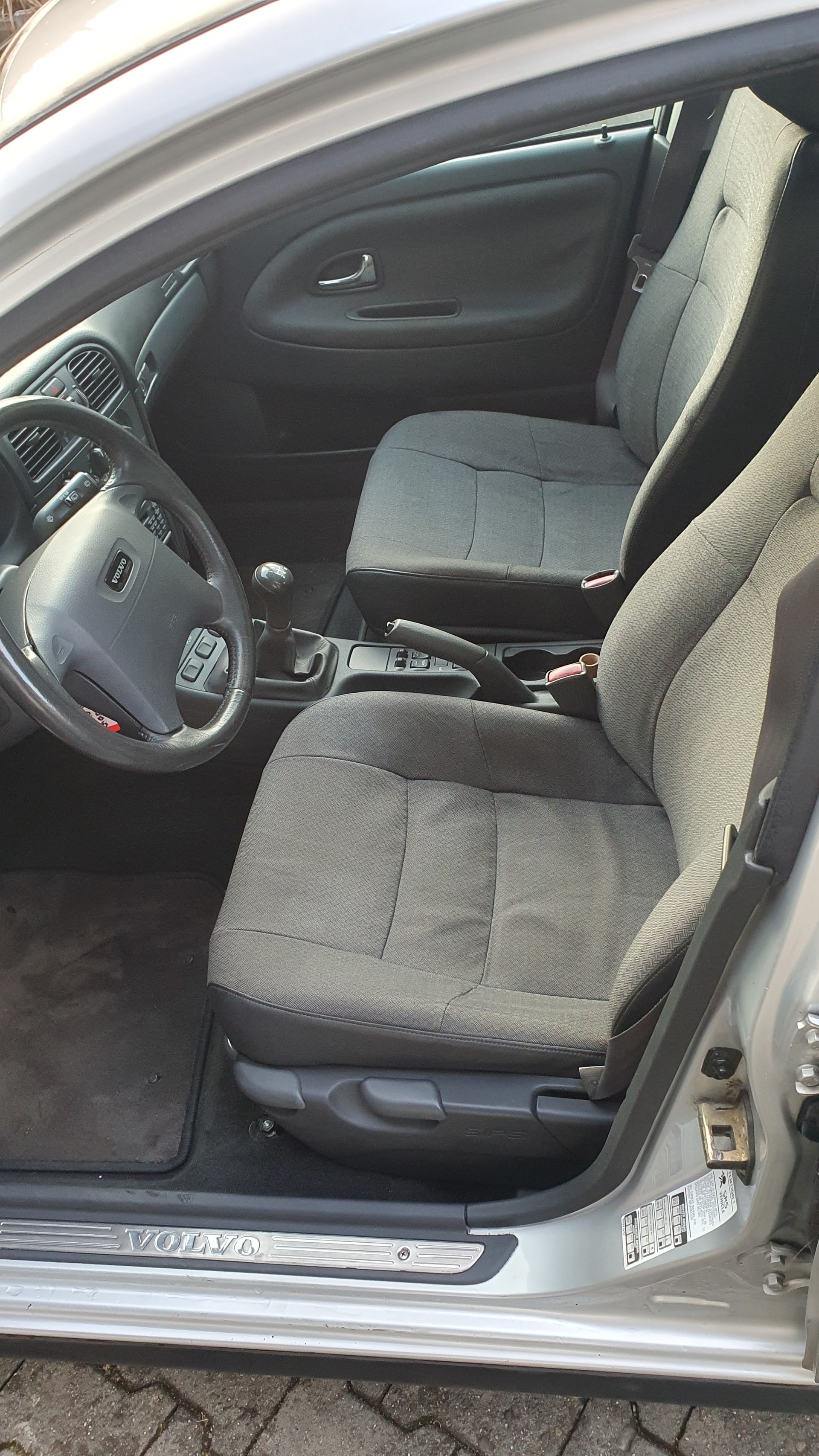 VOLVO V40 2.0 T-image-4