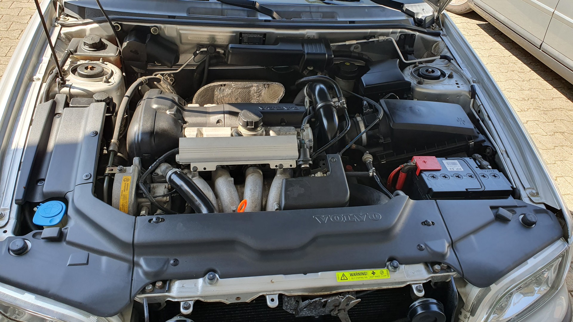 VOLVO V40 2.0 T-image-3