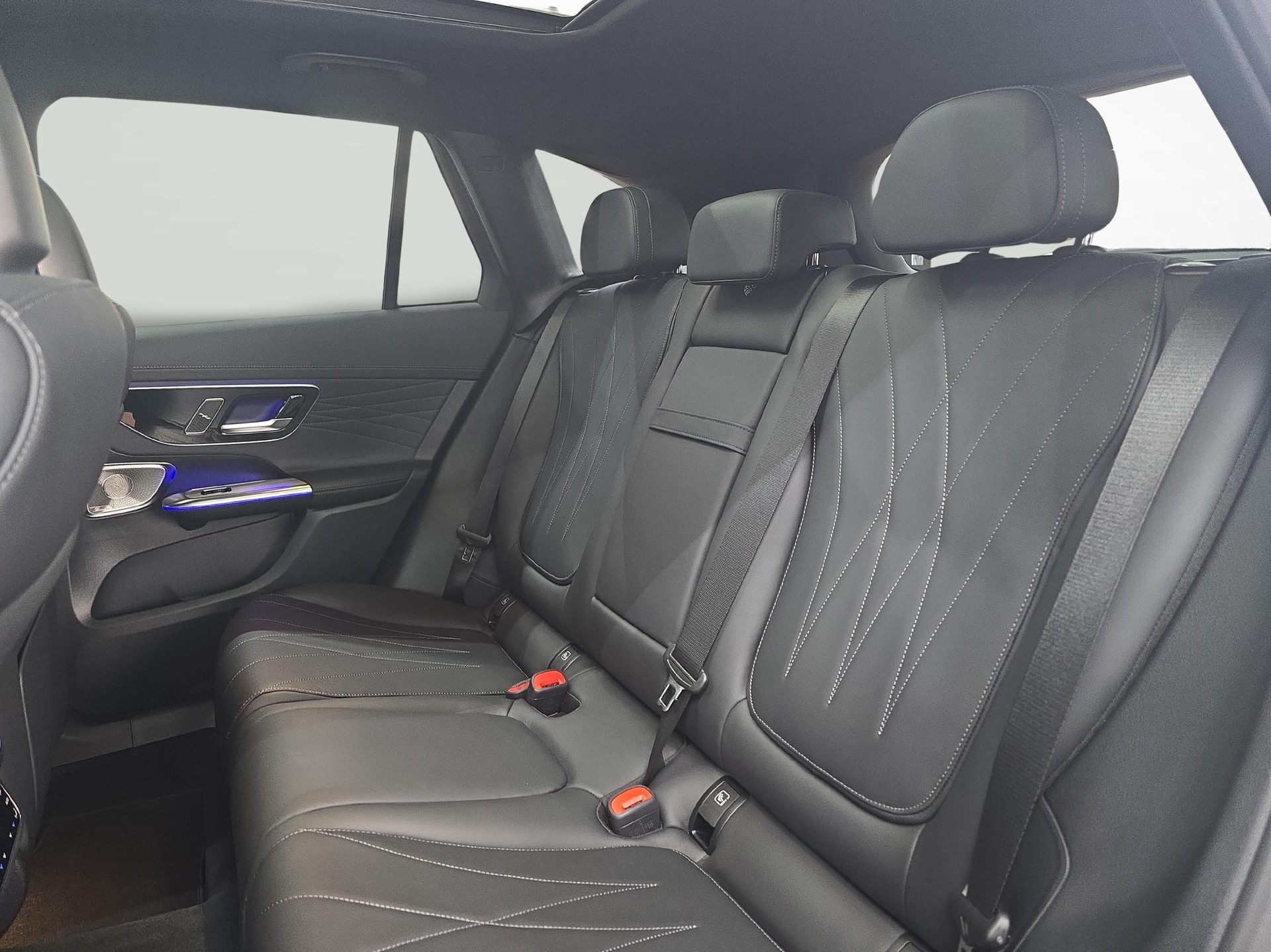 MERCEDES-BENZ GLC 300 4MATIC AMG Line-image-7