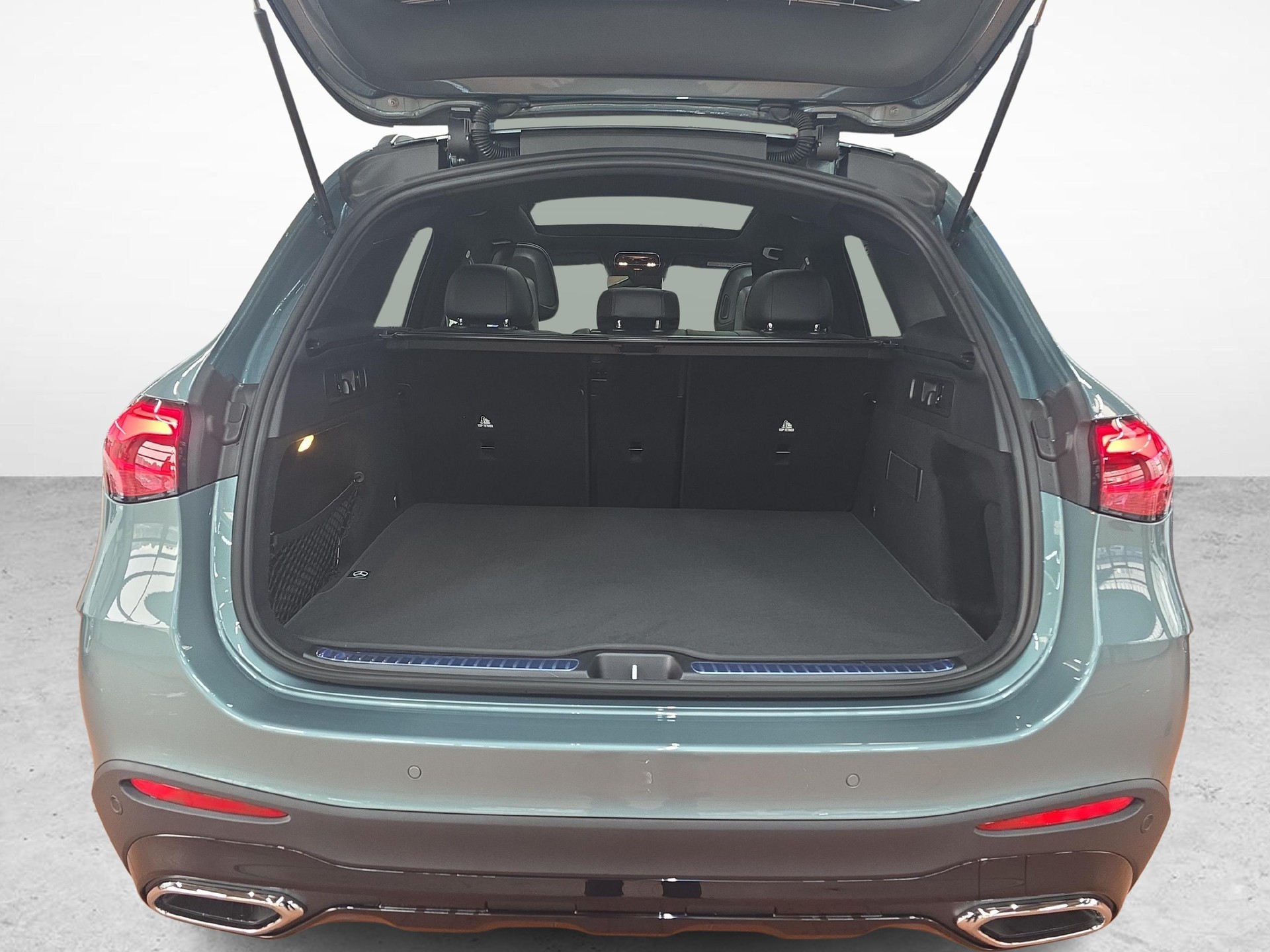 MERCEDES-BENZ GLC 300 4MATIC AMG Line-image-8