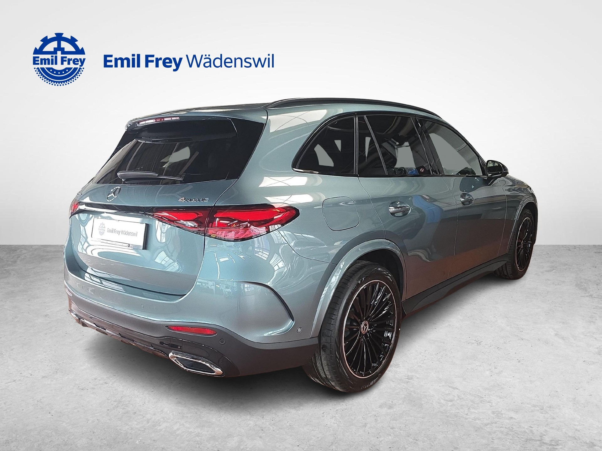 MERCEDES-BENZ GLC 300 4MATIC AMG Line-image-3