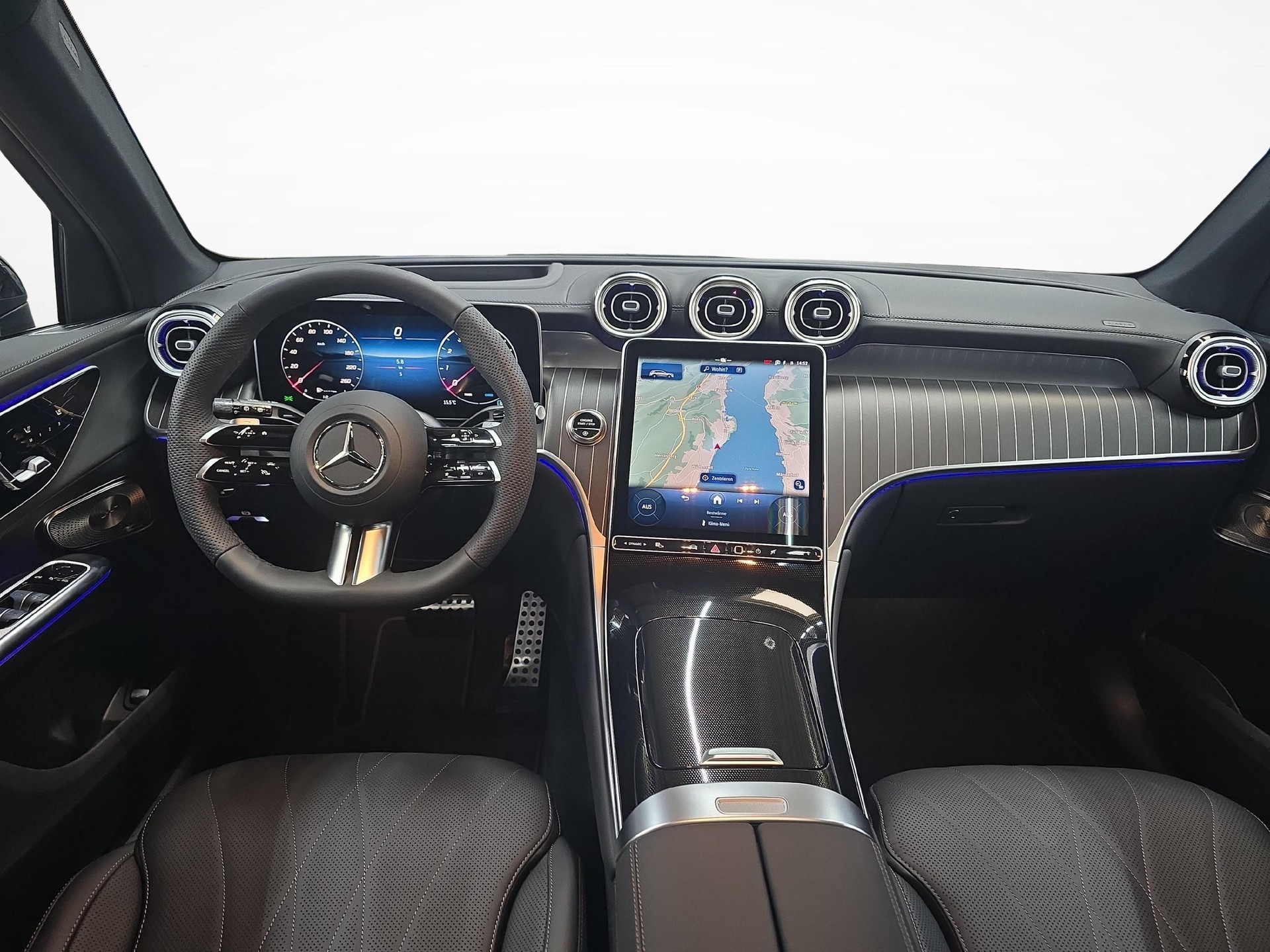 MERCEDES-BENZ GLC 300 4MATIC AMG Line-image-5