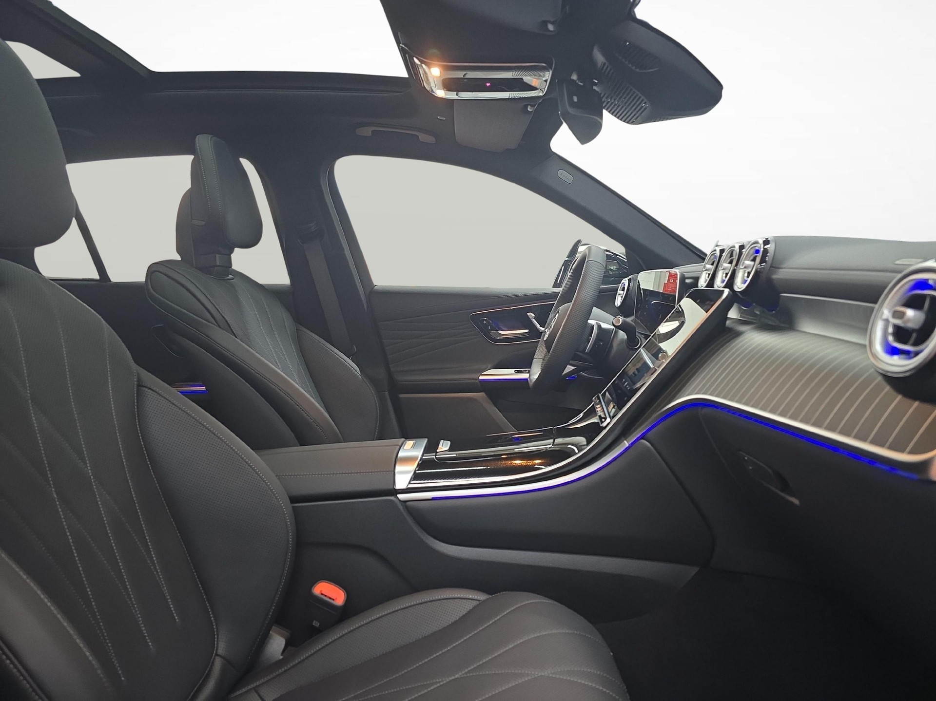 MERCEDES-BENZ GLC 300 4MATIC AMG Line-image-6