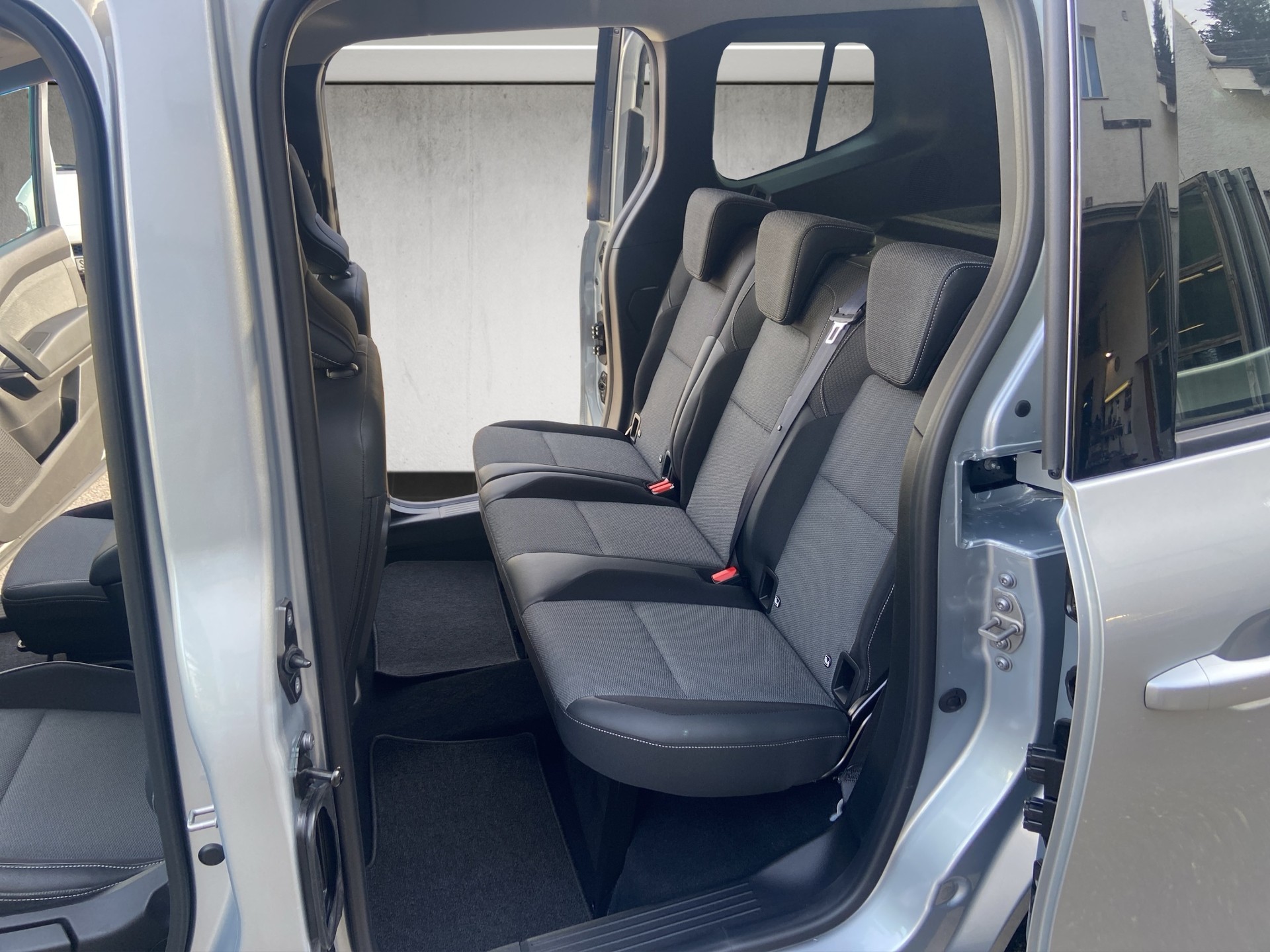 RENAULT Kangoo 1.3 TCe 130 PF Techno EDC-image-10