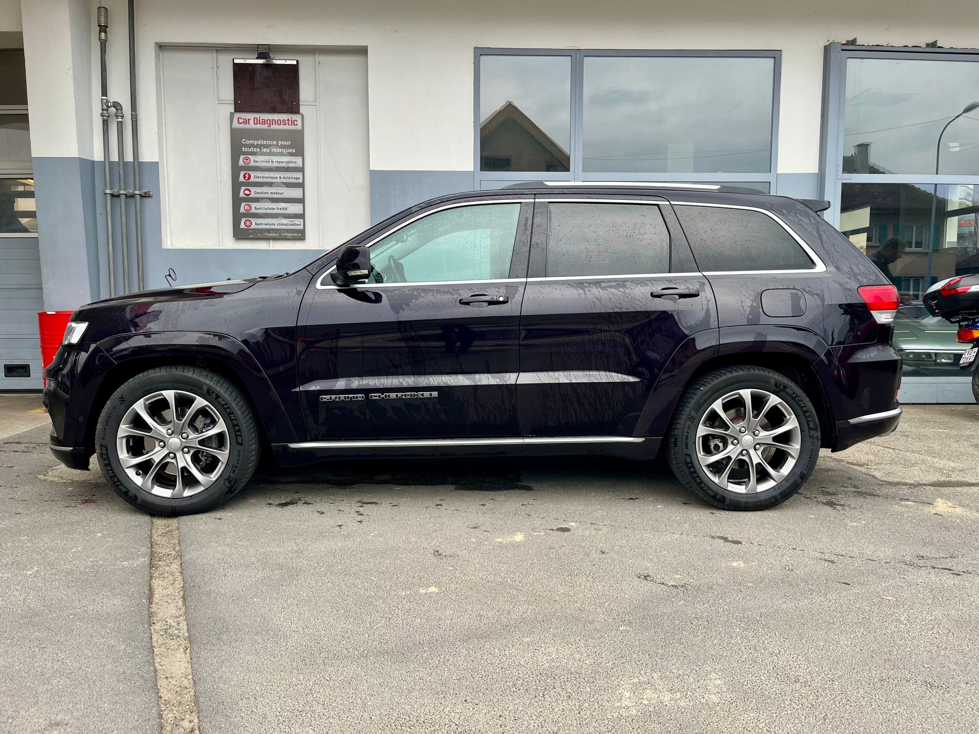 JEEP Grand Cherokee 3.0 CRD Summit Automatic-showroom-element-1