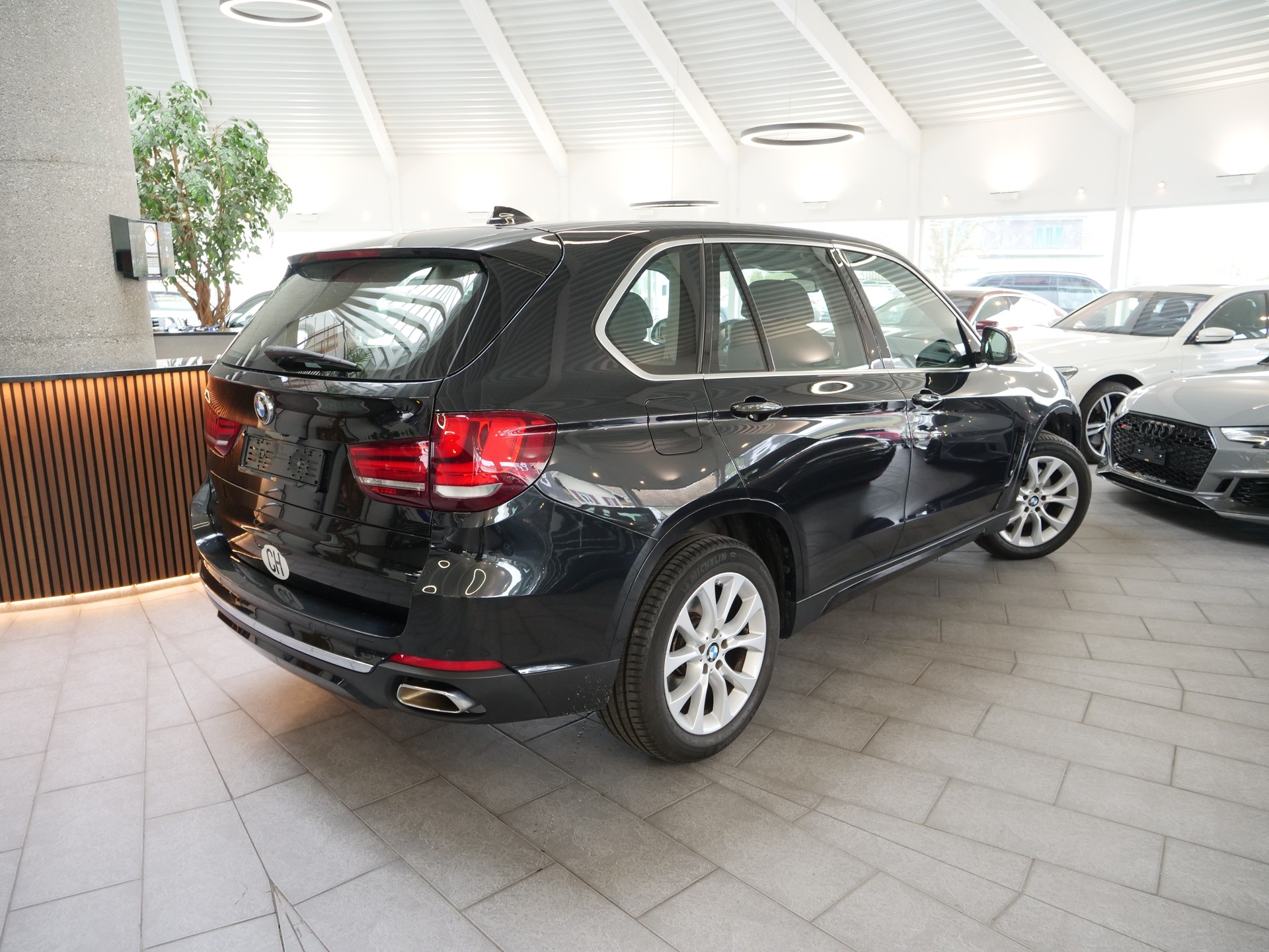 BMW X5 xDrive 40d Steptronic-showroom-element-1