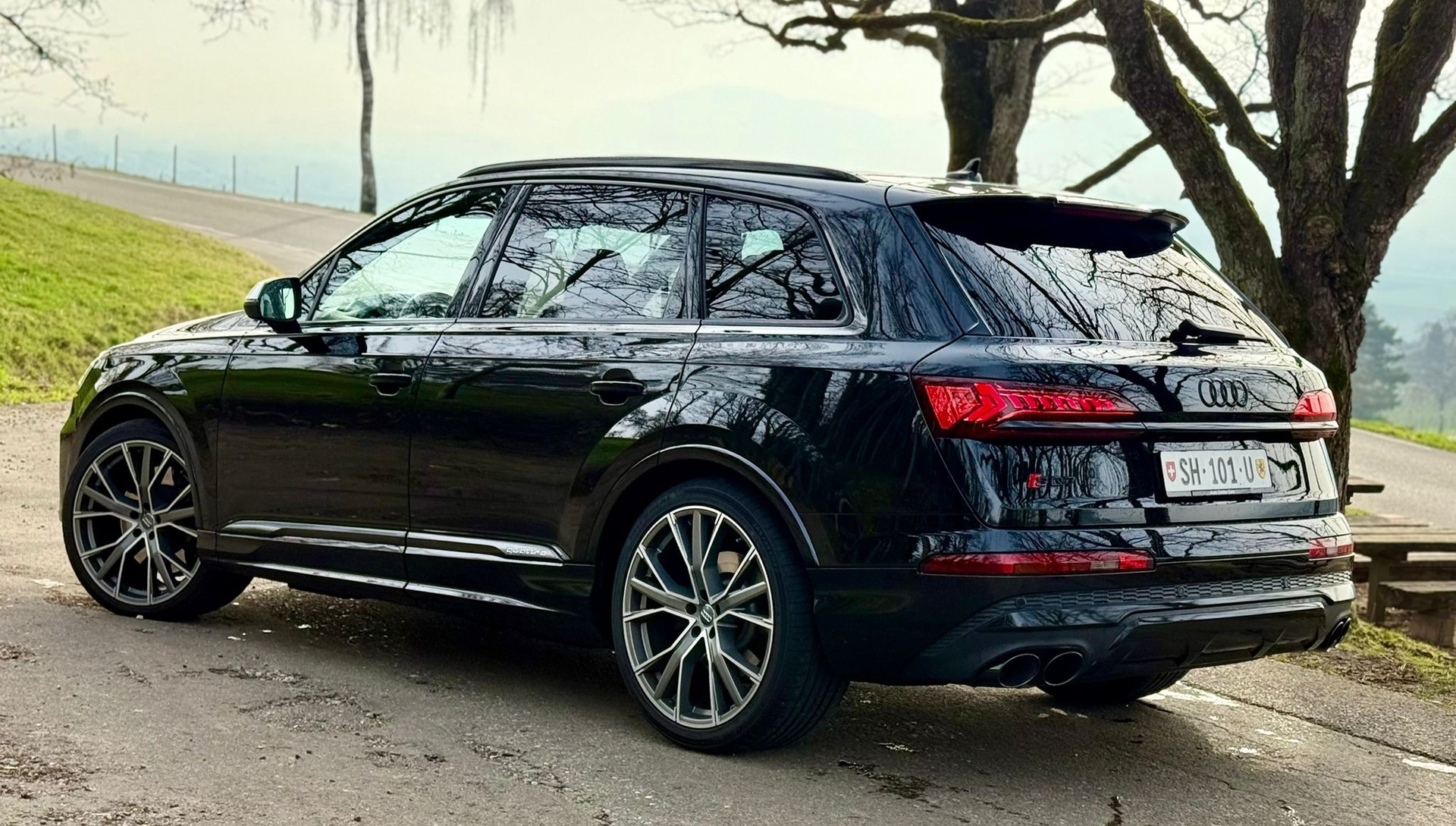 AUDI SQ7 TFSI quattro tiptronic-showroom-element-1