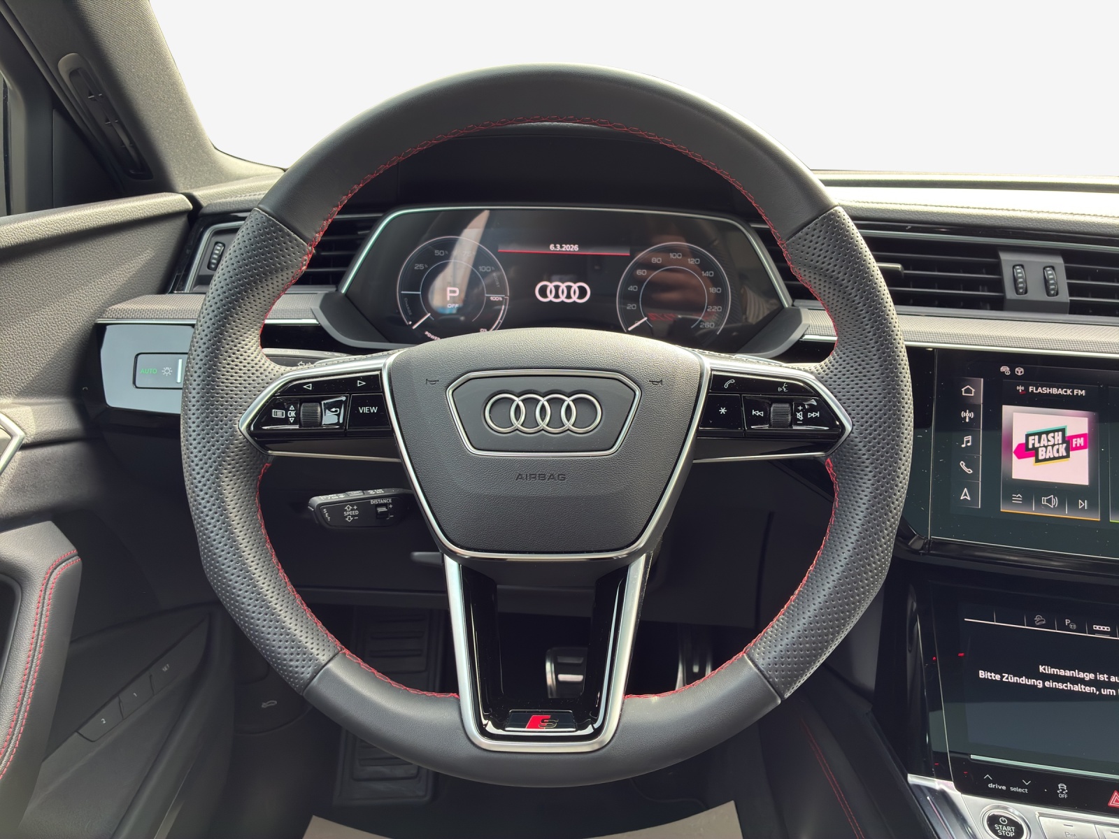 AUDI Q8 Sportback 55 e-tron Black Edition quattro-image-10