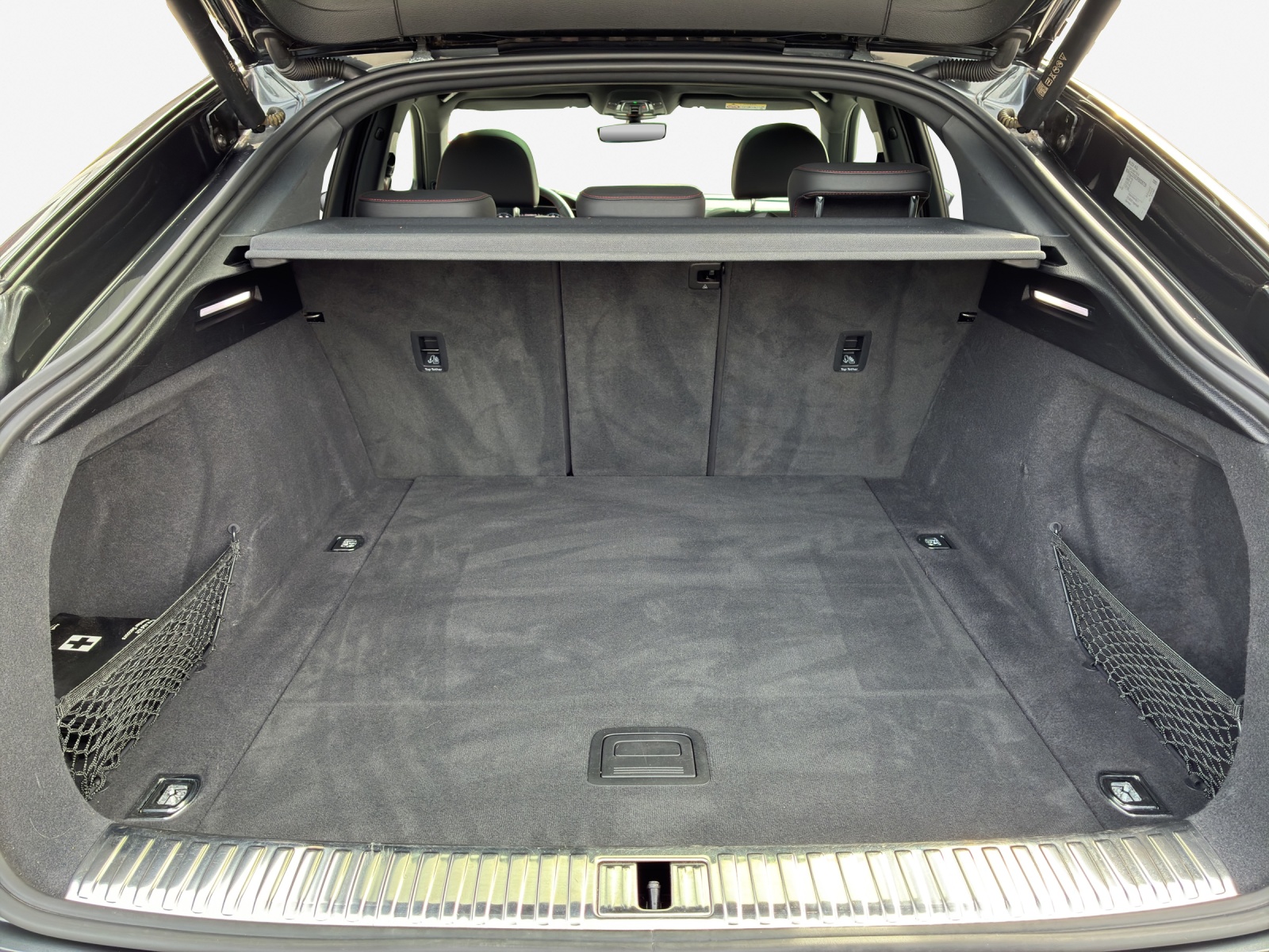 AUDI Q8 Sportback 55 e-tron Black Edition quattro-image-13