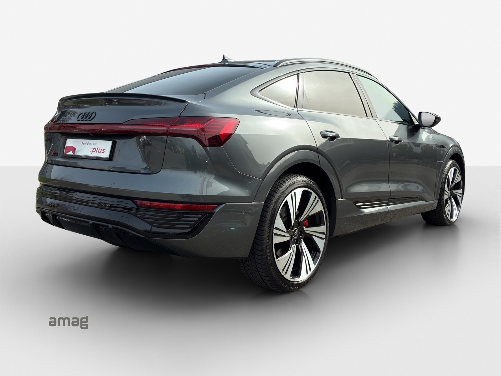 AUDI Q8 Sportback 55 e-tron Black Edition quattro-image-5