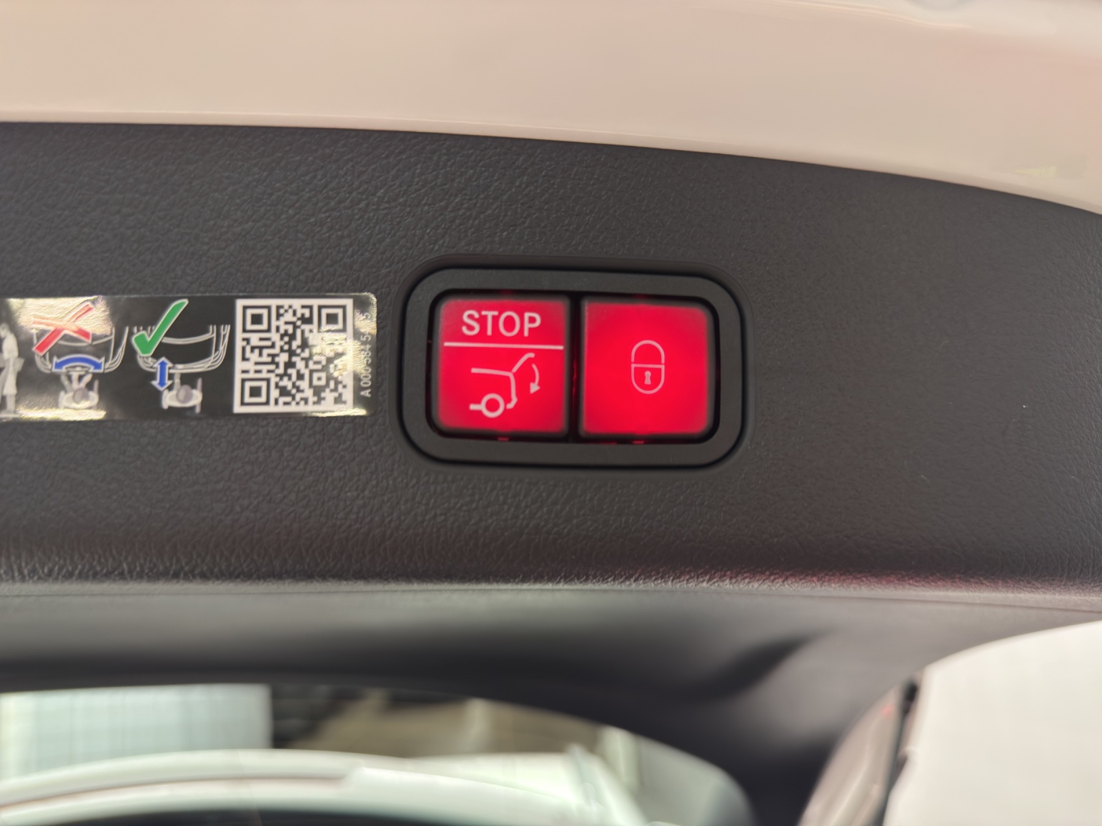 MERCEDES-BENZ GLC 220 d Avantgarde 4Matic-image-11