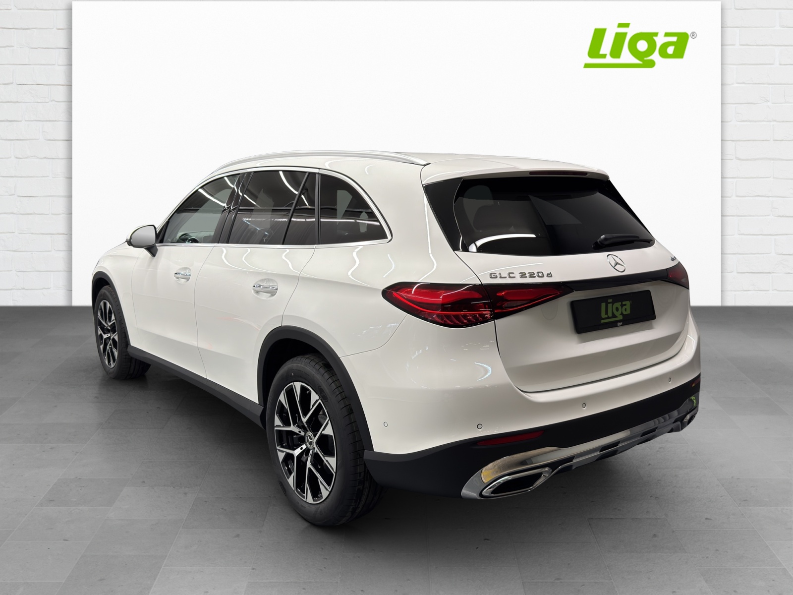 MERCEDES-BENZ GLC 220 d Avantgarde 4Matic-image-3