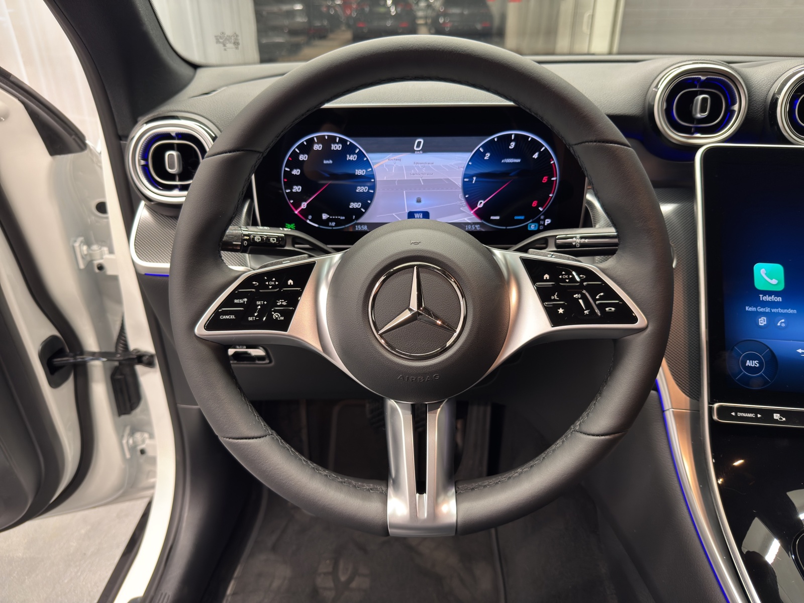 MERCEDES-BENZ GLC 220 d Avantgarde 4Matic-image-14
