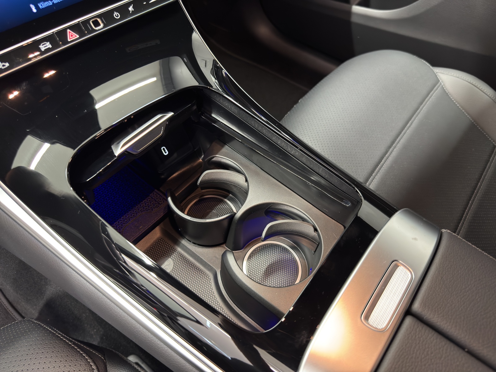 MERCEDES-BENZ GLC 220 d Avantgarde 4Matic-image-15